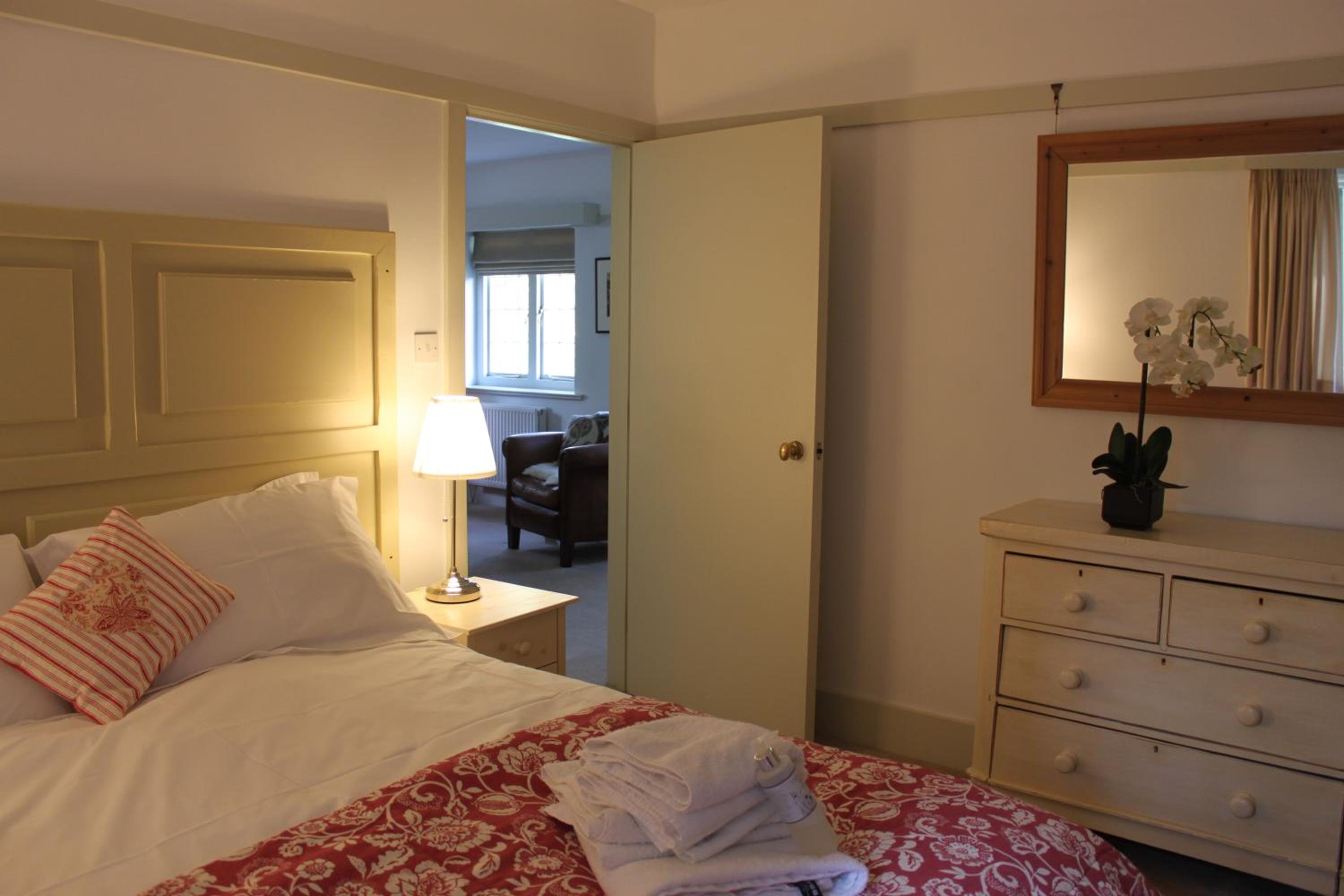 Hunters Lodge photo 2