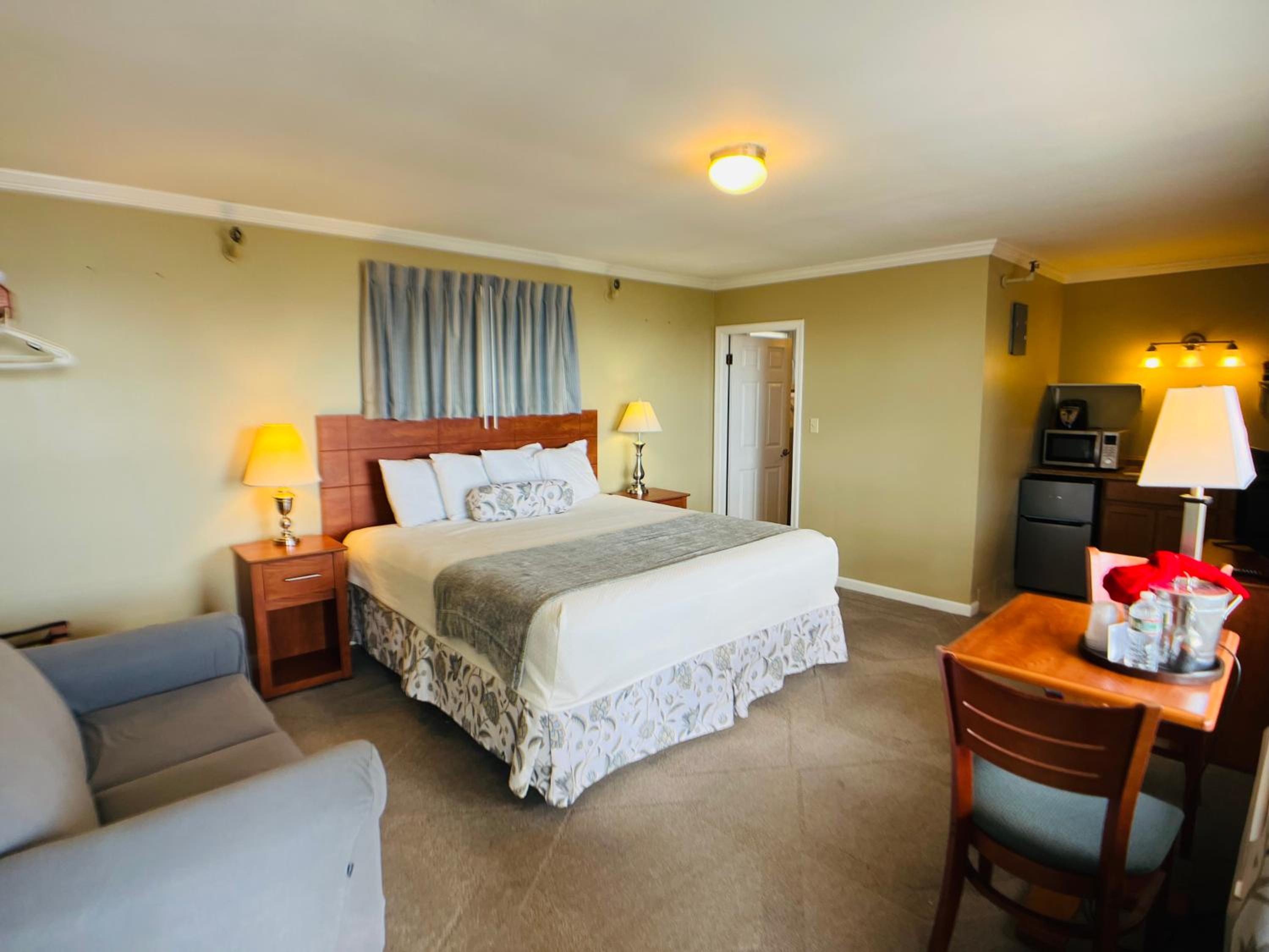 Deluxe King Room photo 1