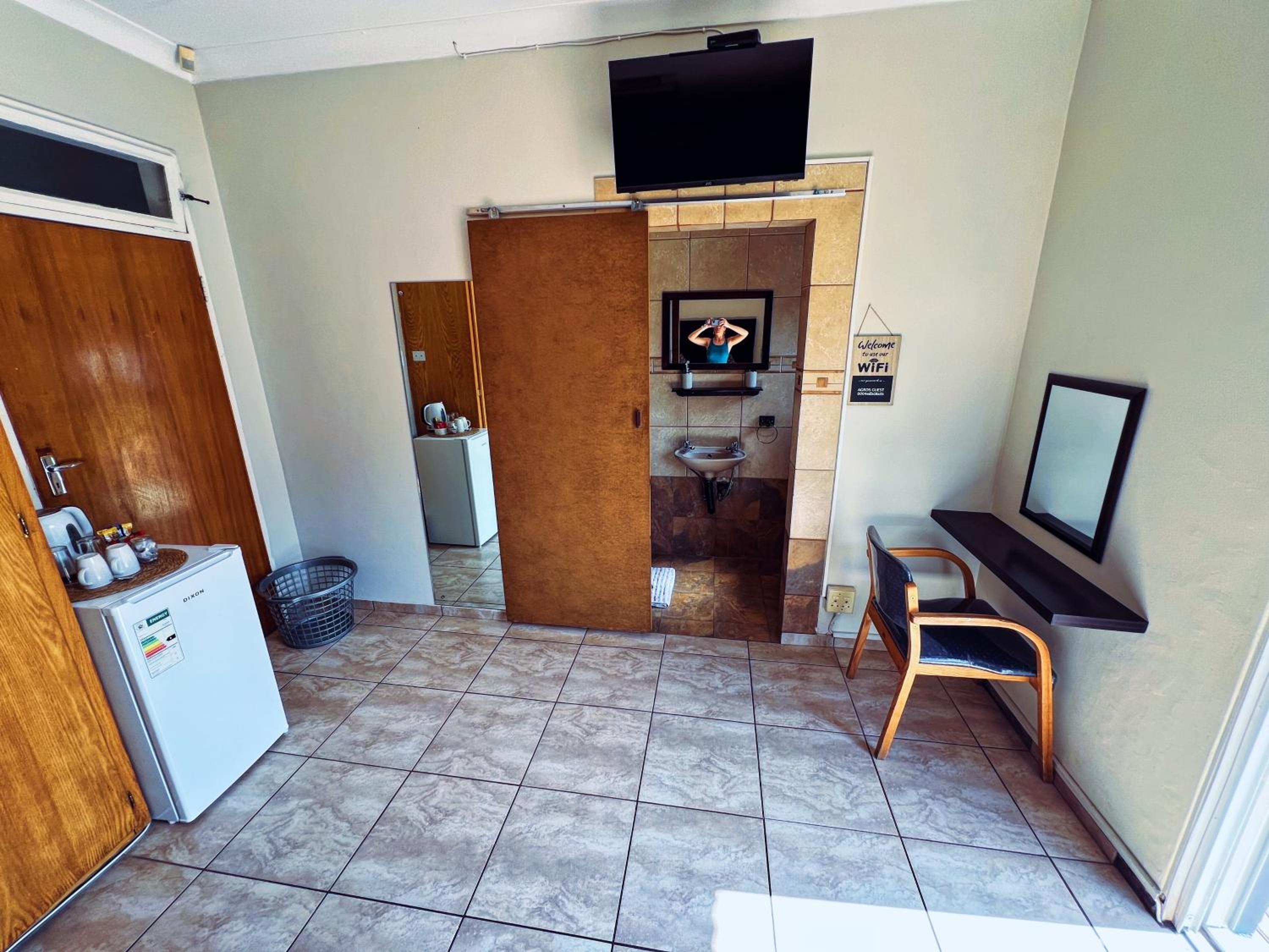 Deluxe King Room photo 2