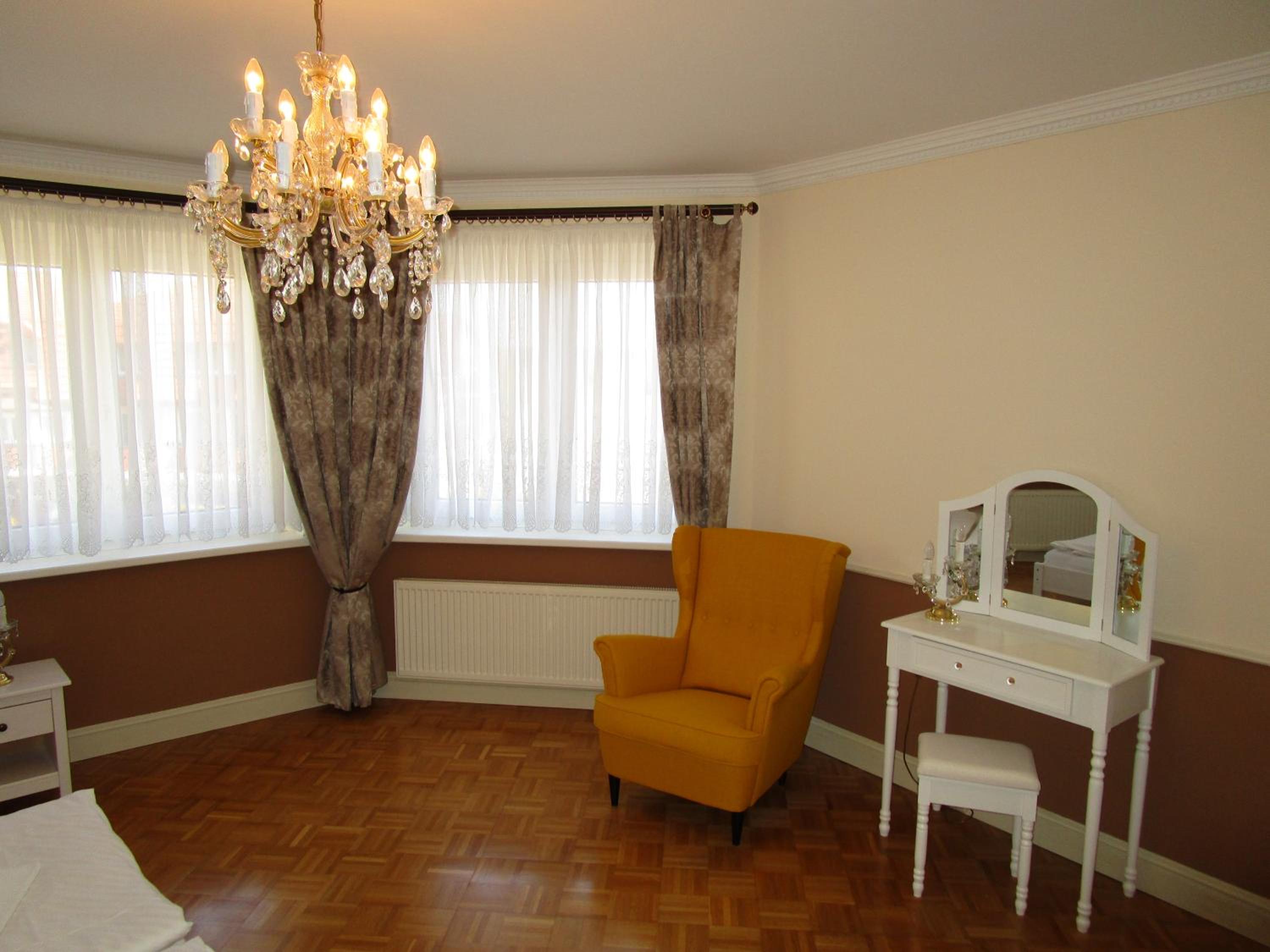 Two-Bedroom Apartment thumbnail 6