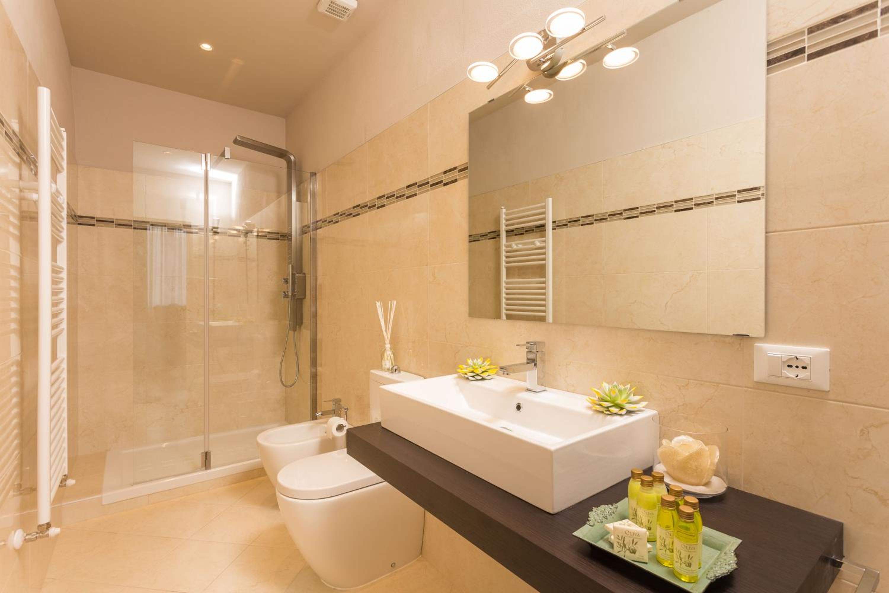 Superior One-Bedroom Apartment photo 2