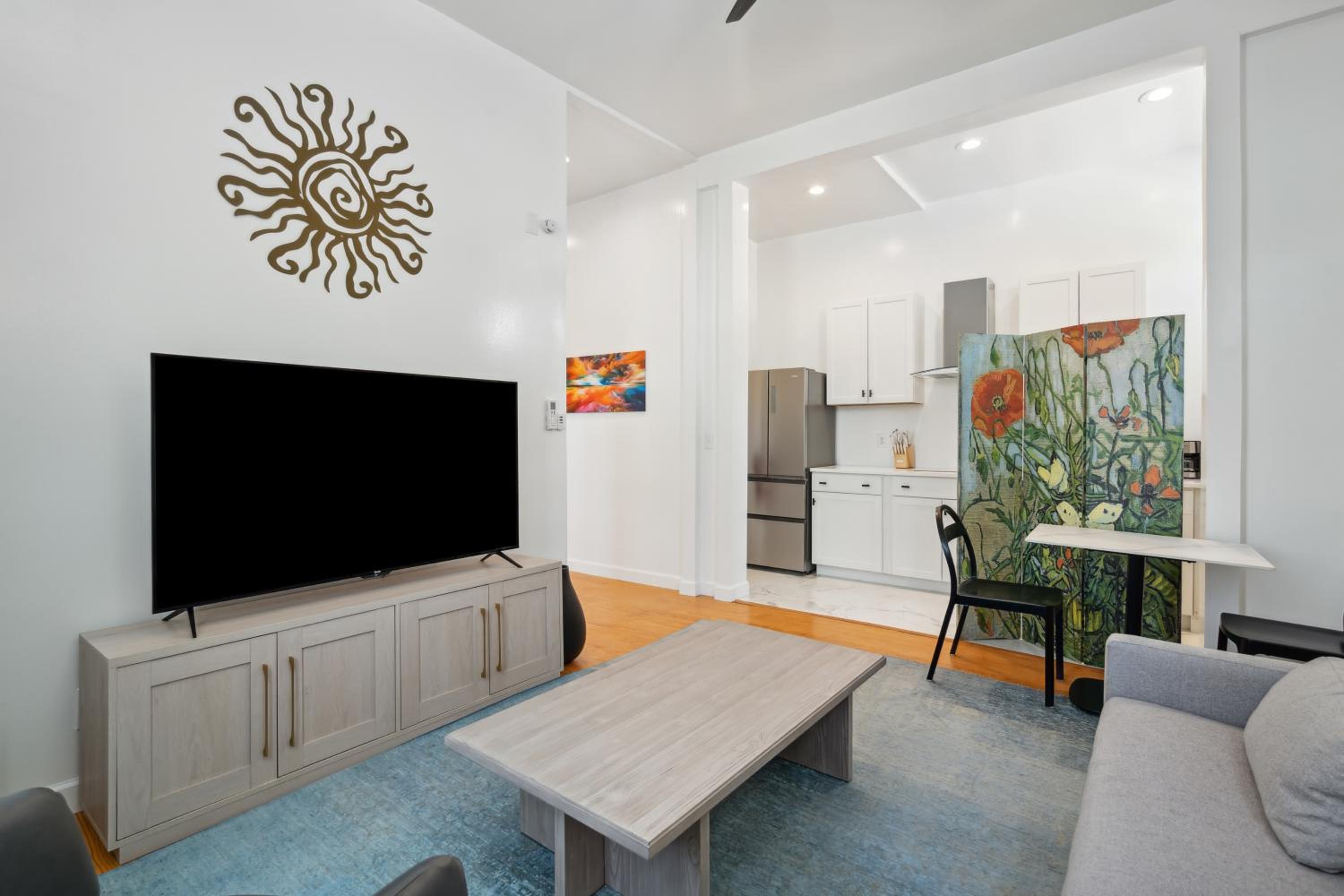 Classic One-Bedroom Apartment with King Bed