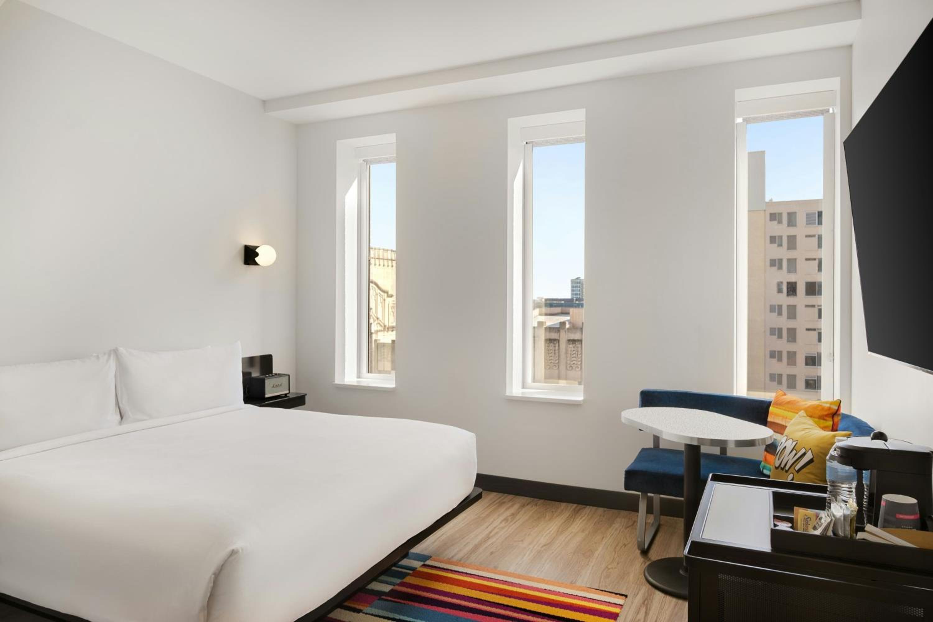 King Room with City View - Photo 1