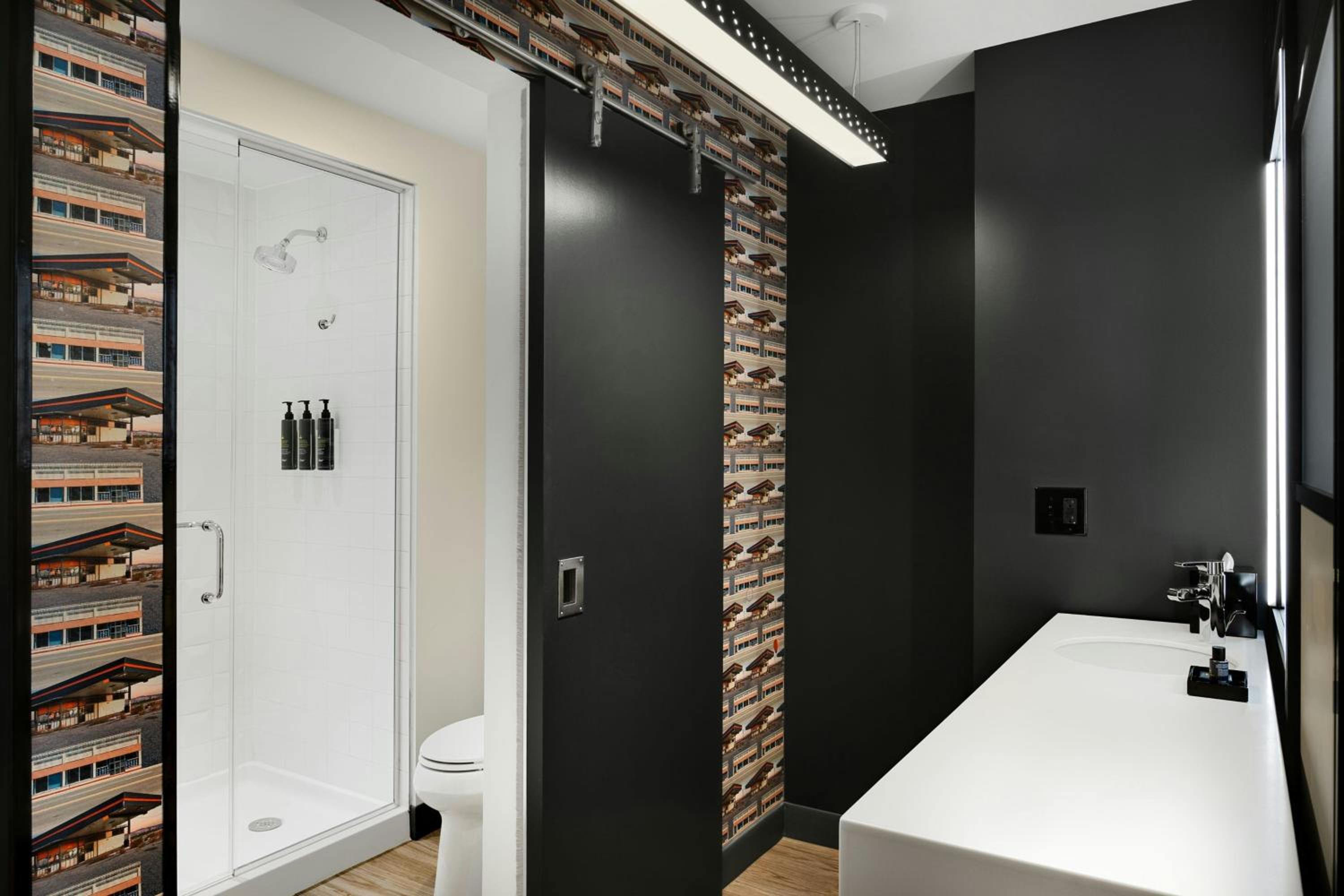King Room with Skyline View - Photo 6