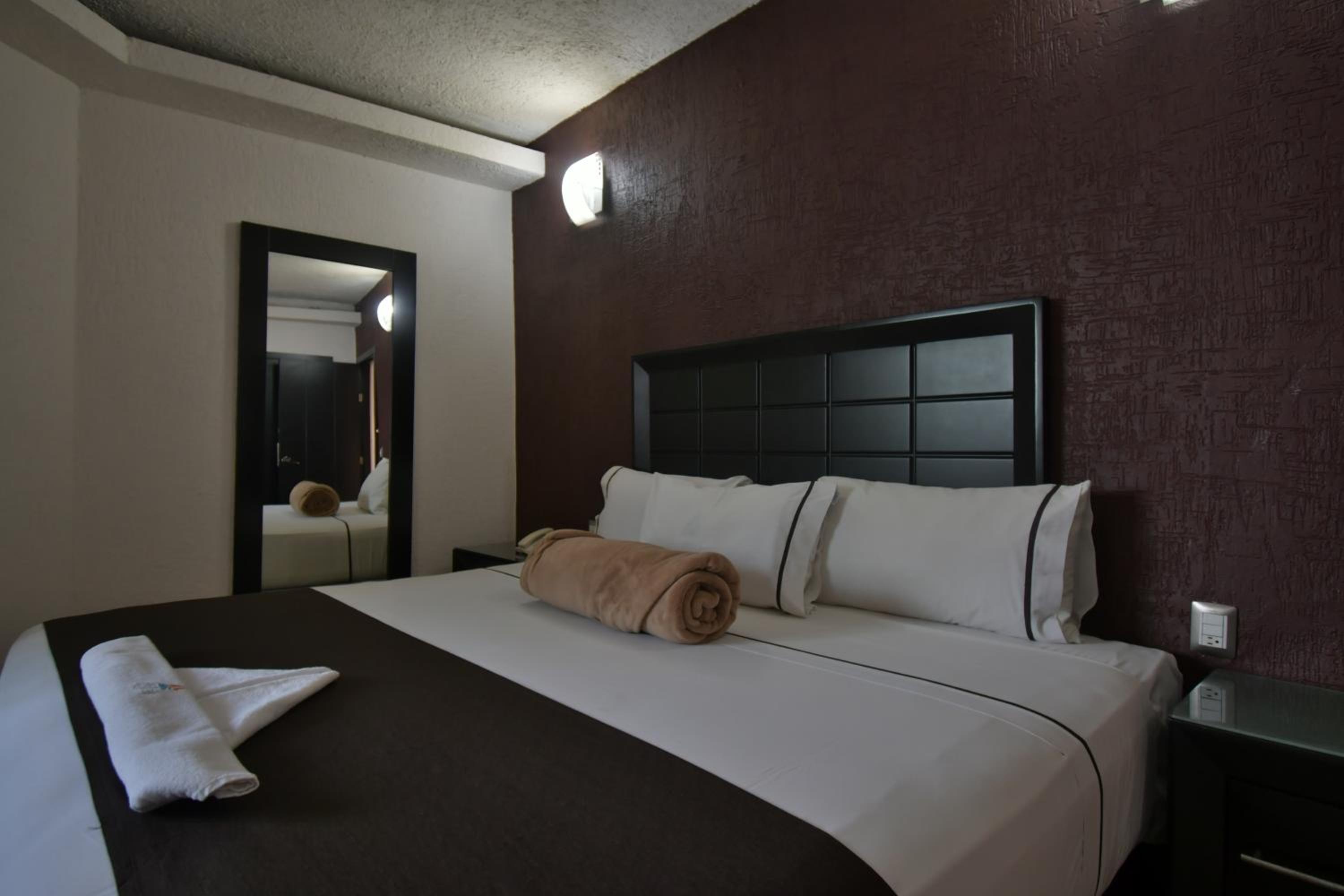Superior King Room - Photo 7