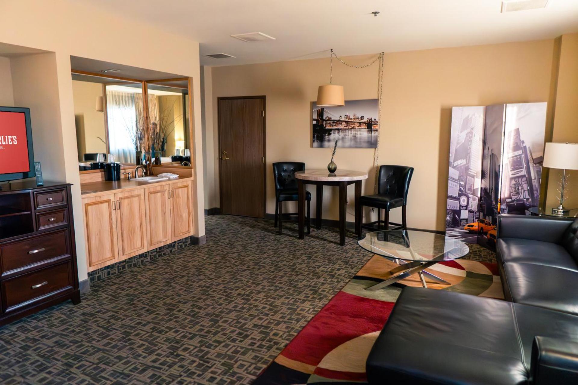 Mini Suite - Photo 1