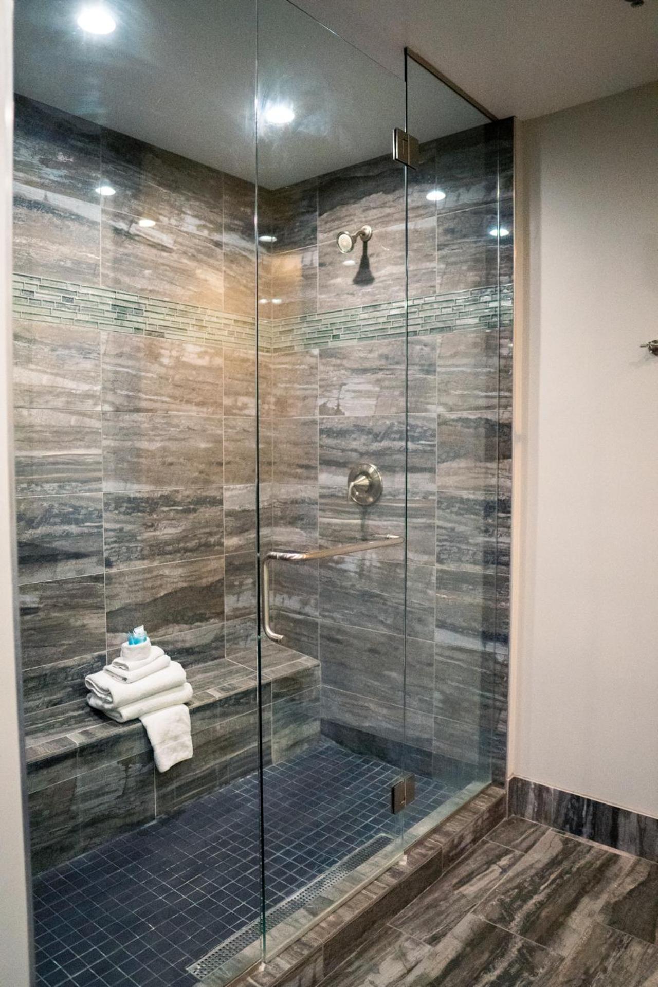 Mini Suite - Photo 3