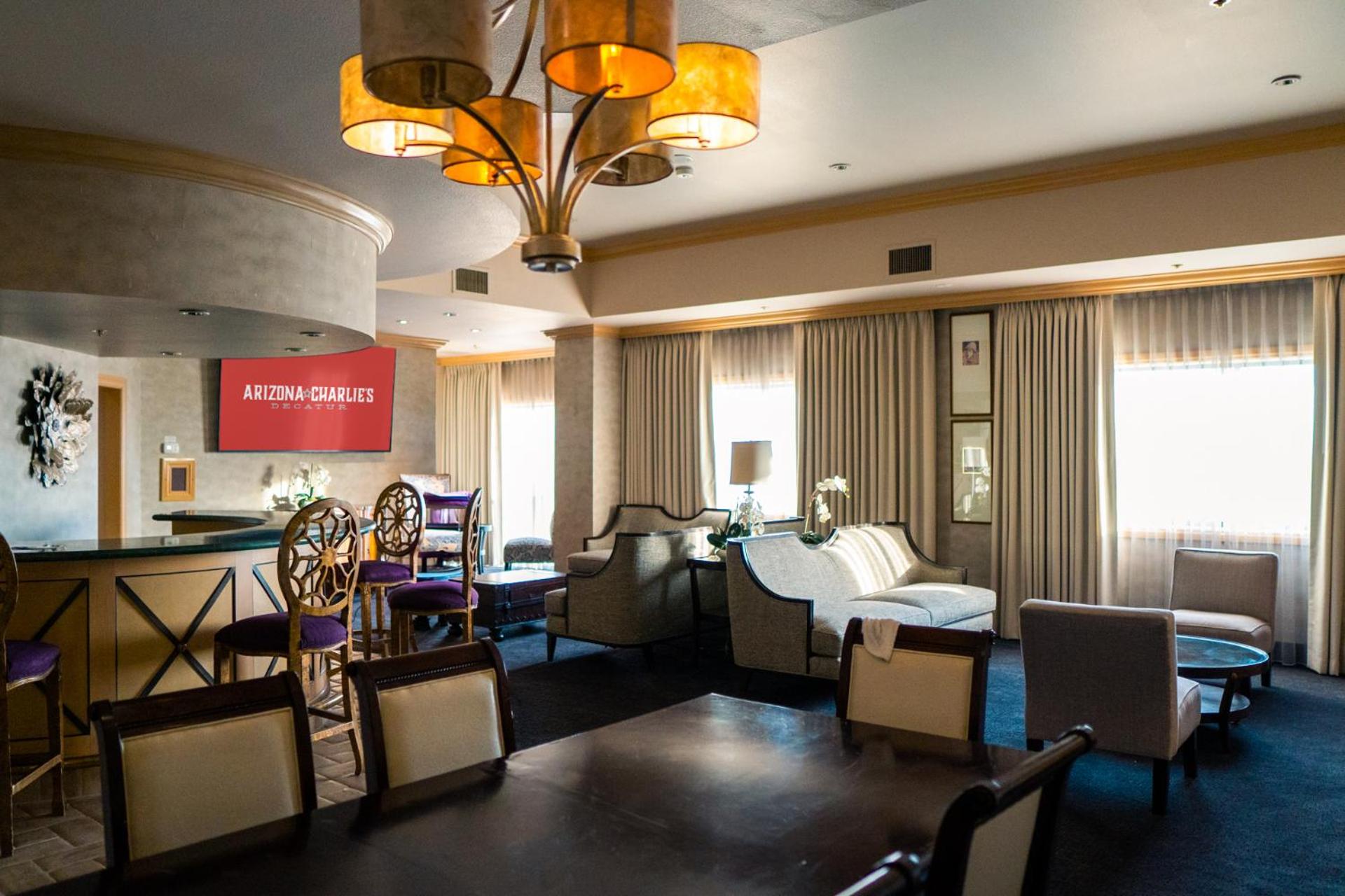 Executive Penthouse - Photo 1