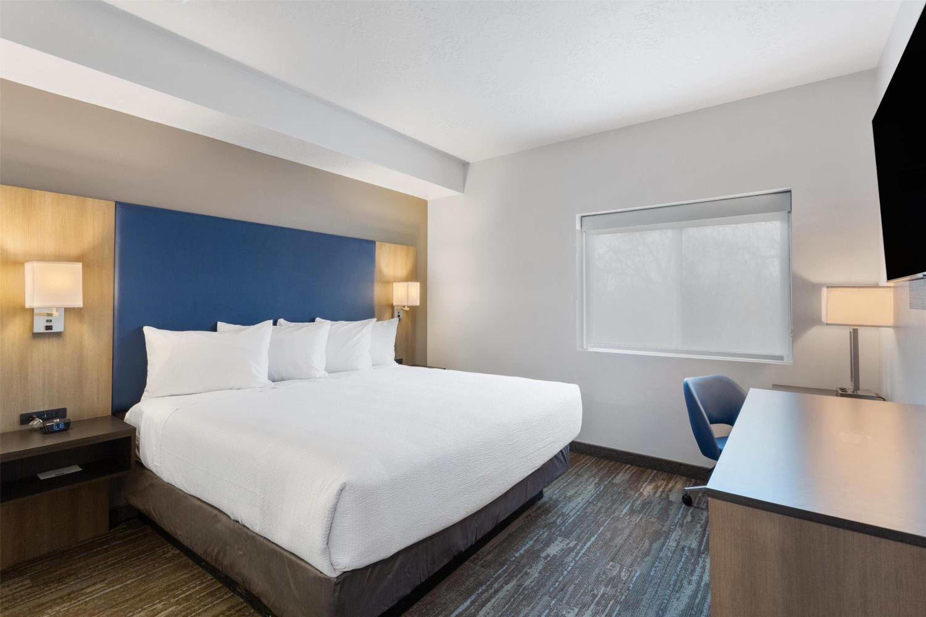 Two-Bedroom Apartment with Two King Beds - Non-Smoking photo 1