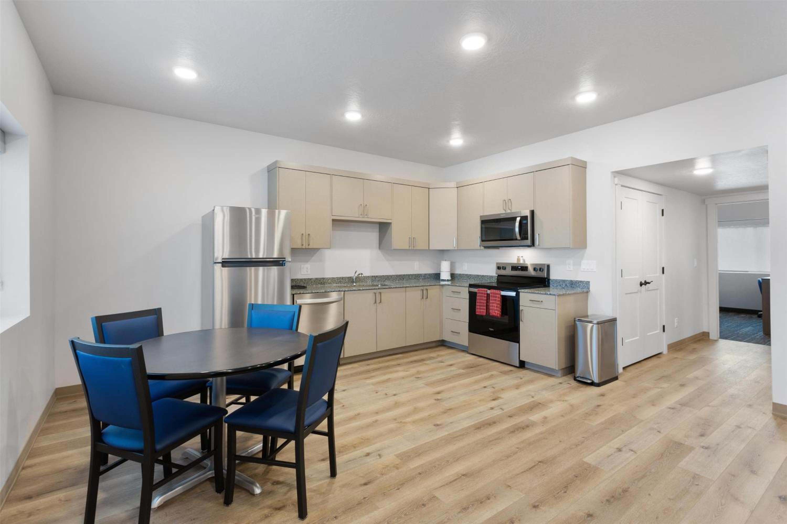 Two-Bedroom Apartment with Roll-In Shower and Full Kitchen - Disability/Non-Smoking
