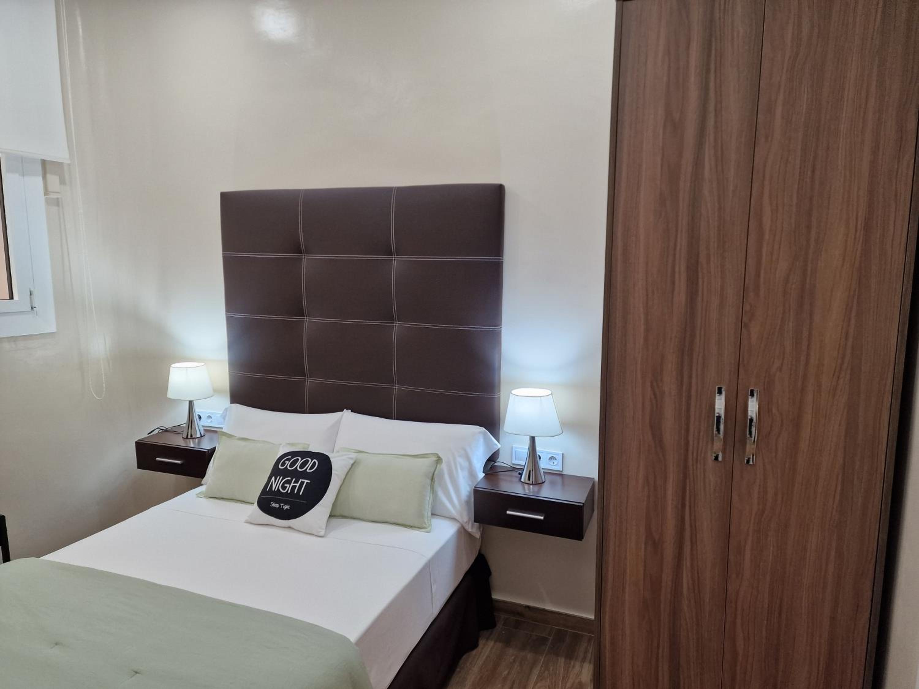 Double Room with Private Bathroom photo 2