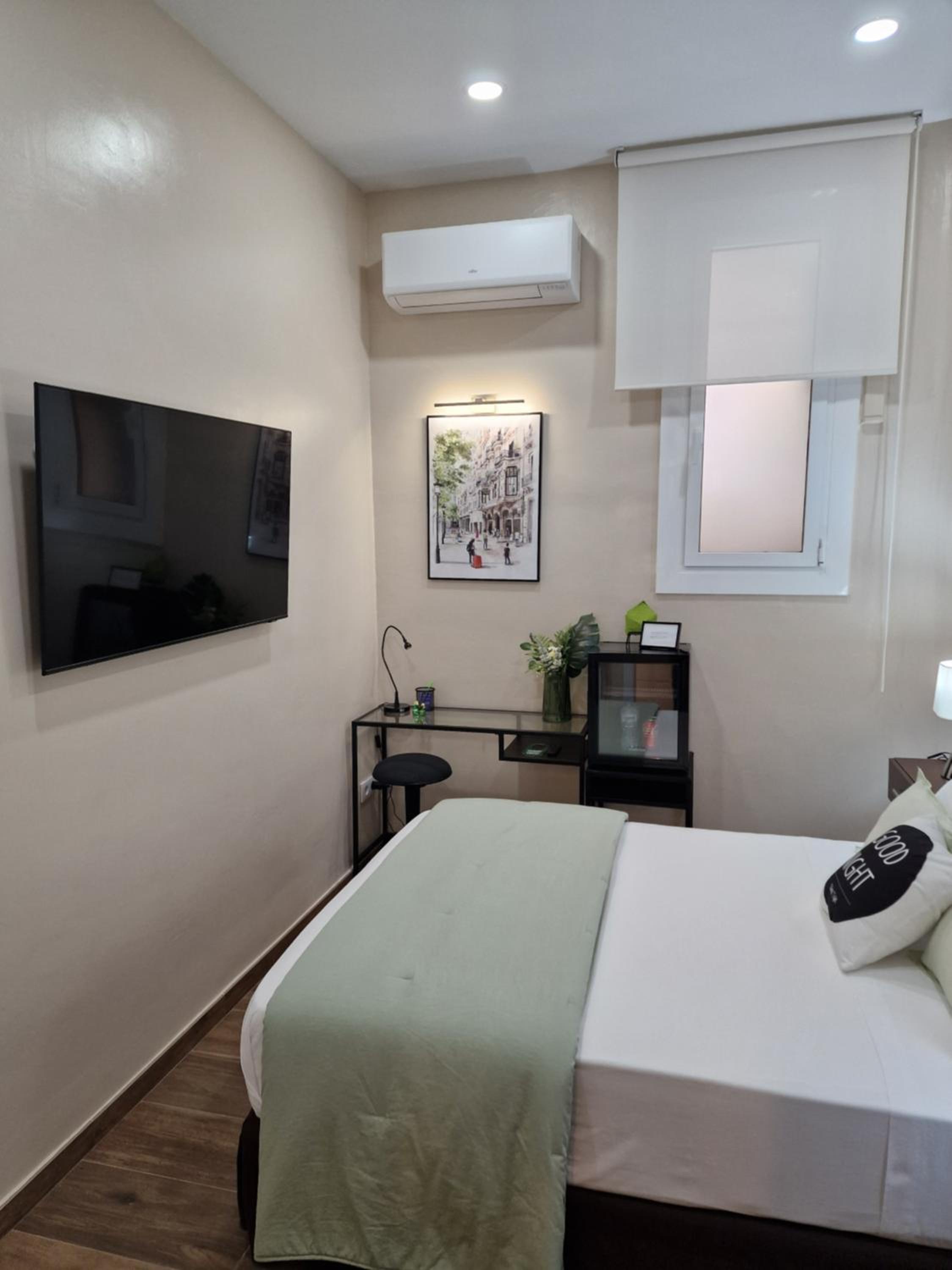 Double Room with Private Bathroom photo 3