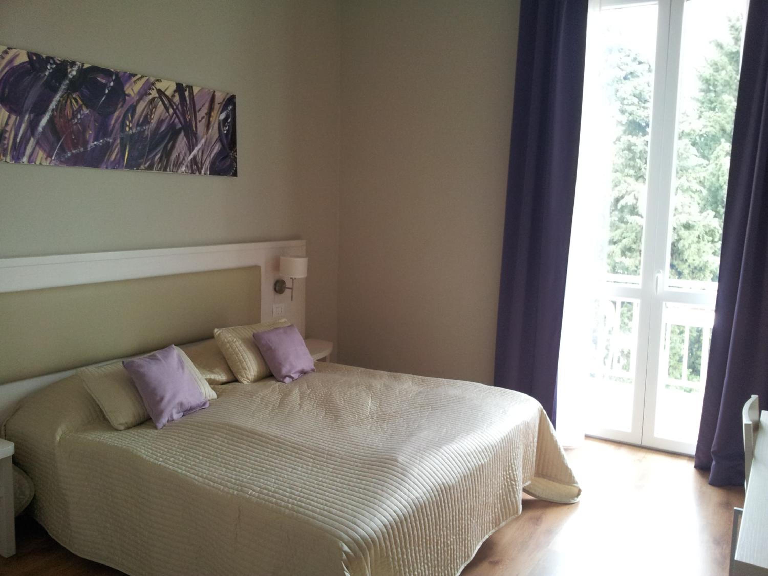 Apartment With Balcony photo 3