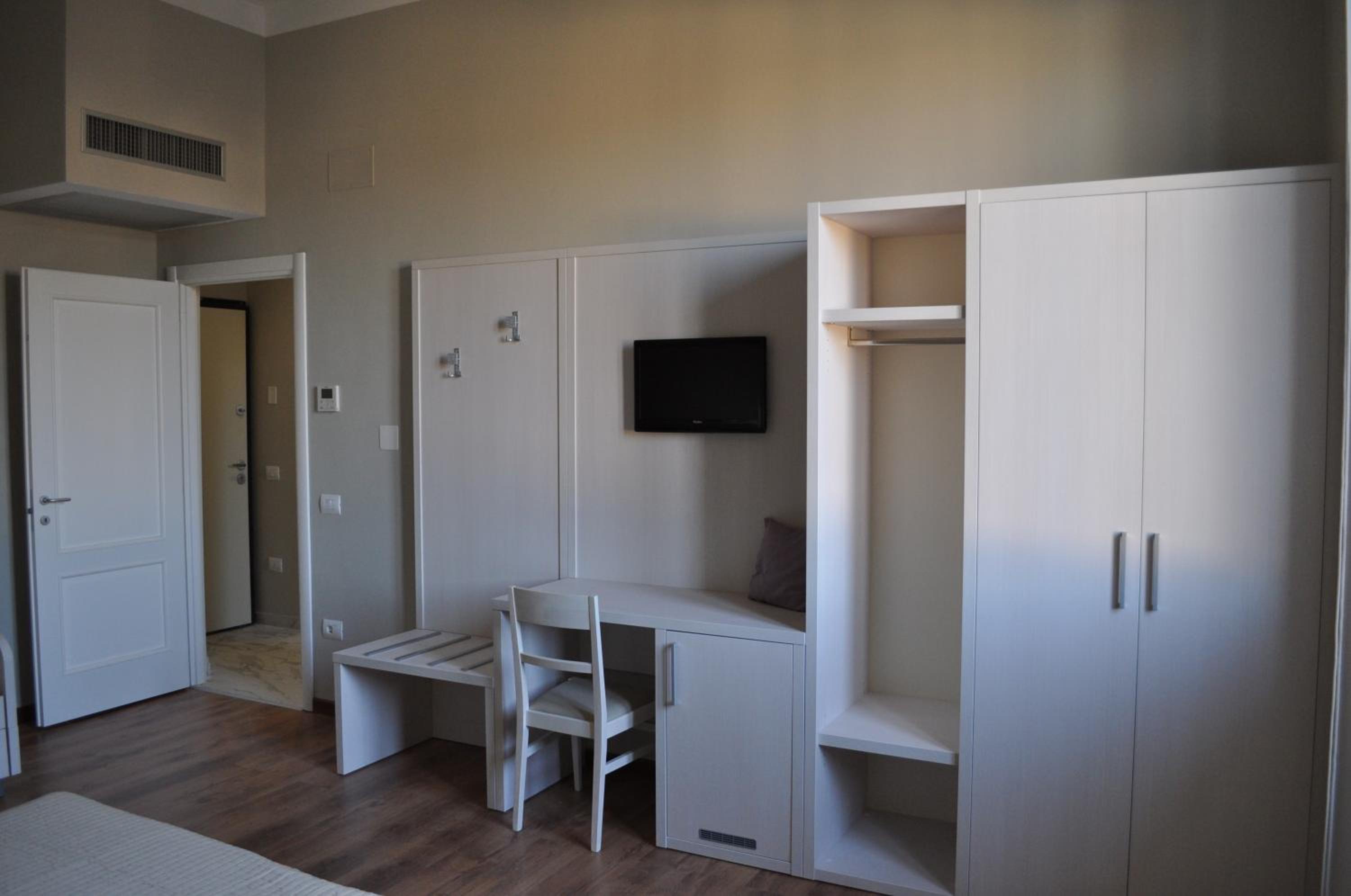 Apartment With Balcony photo 3