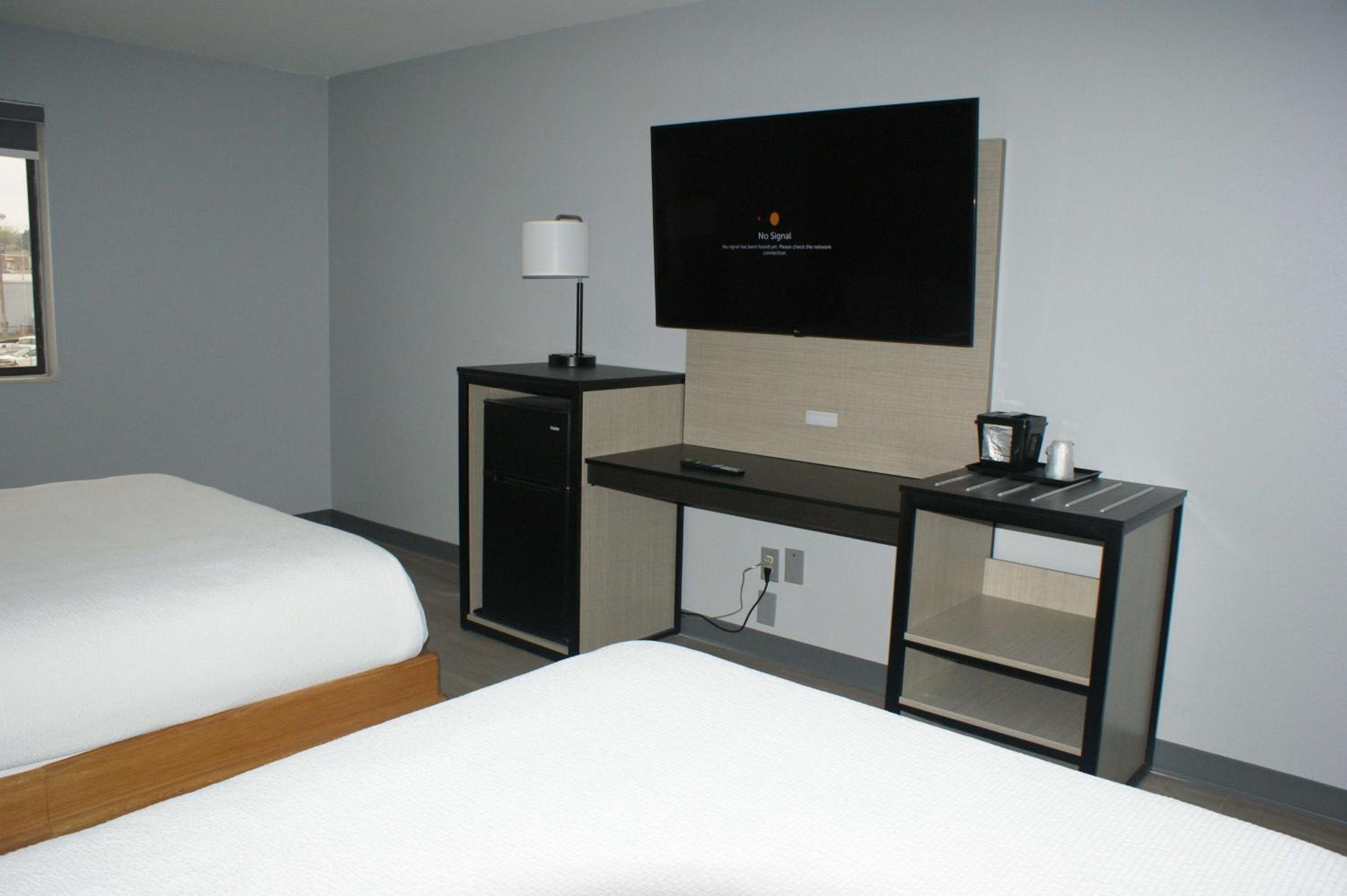 2 Queen Beds Pet Friendly photo 3