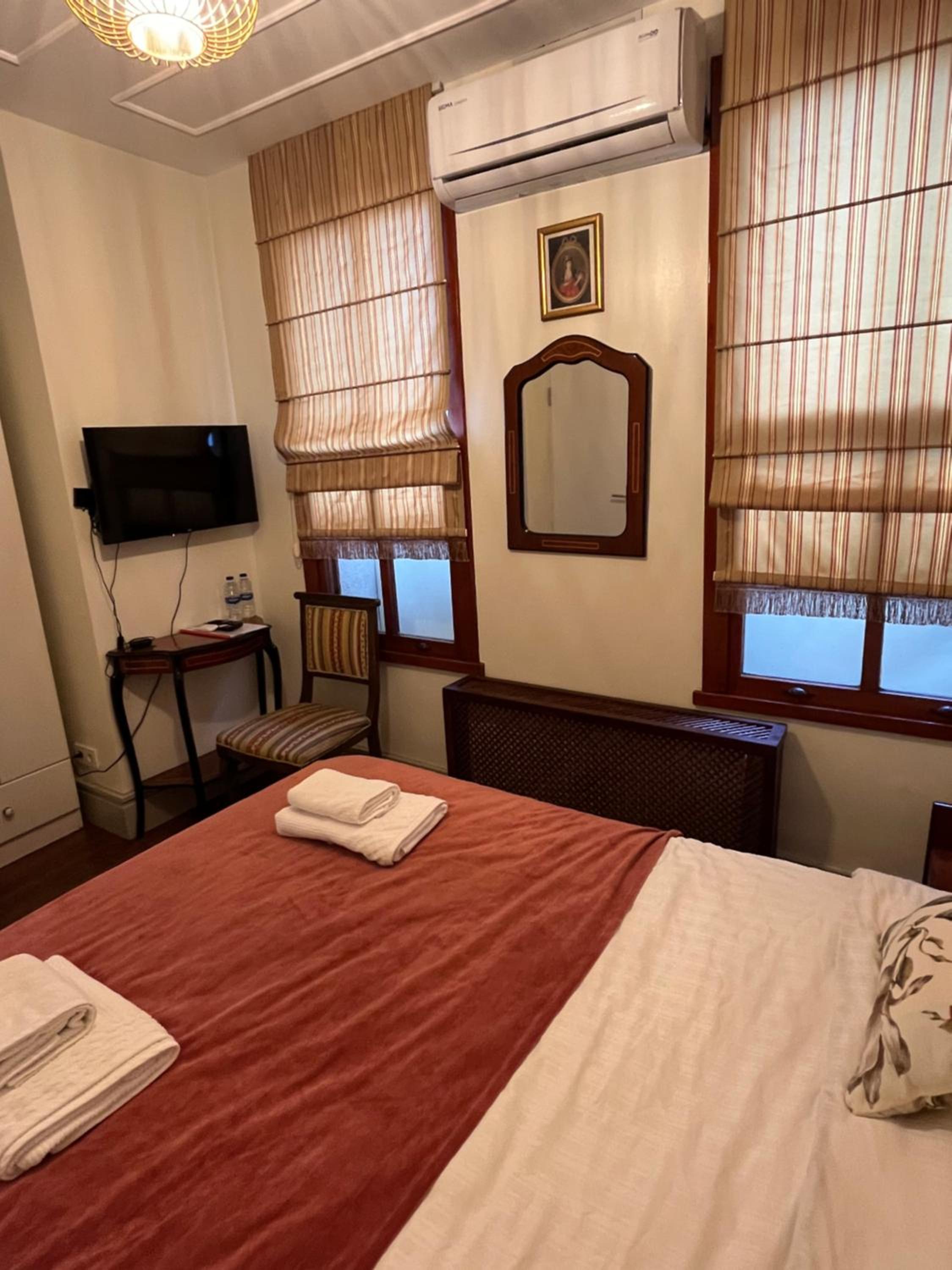 Budget Double Room photo 2