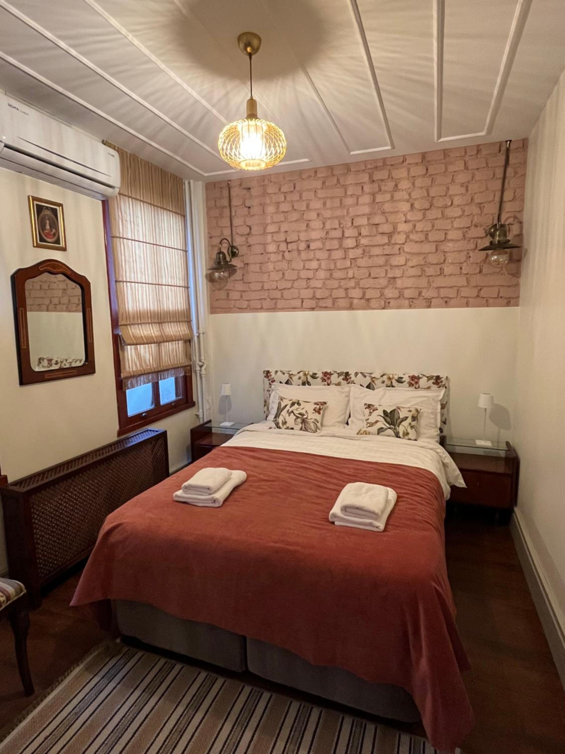Budget Double Room photo 3