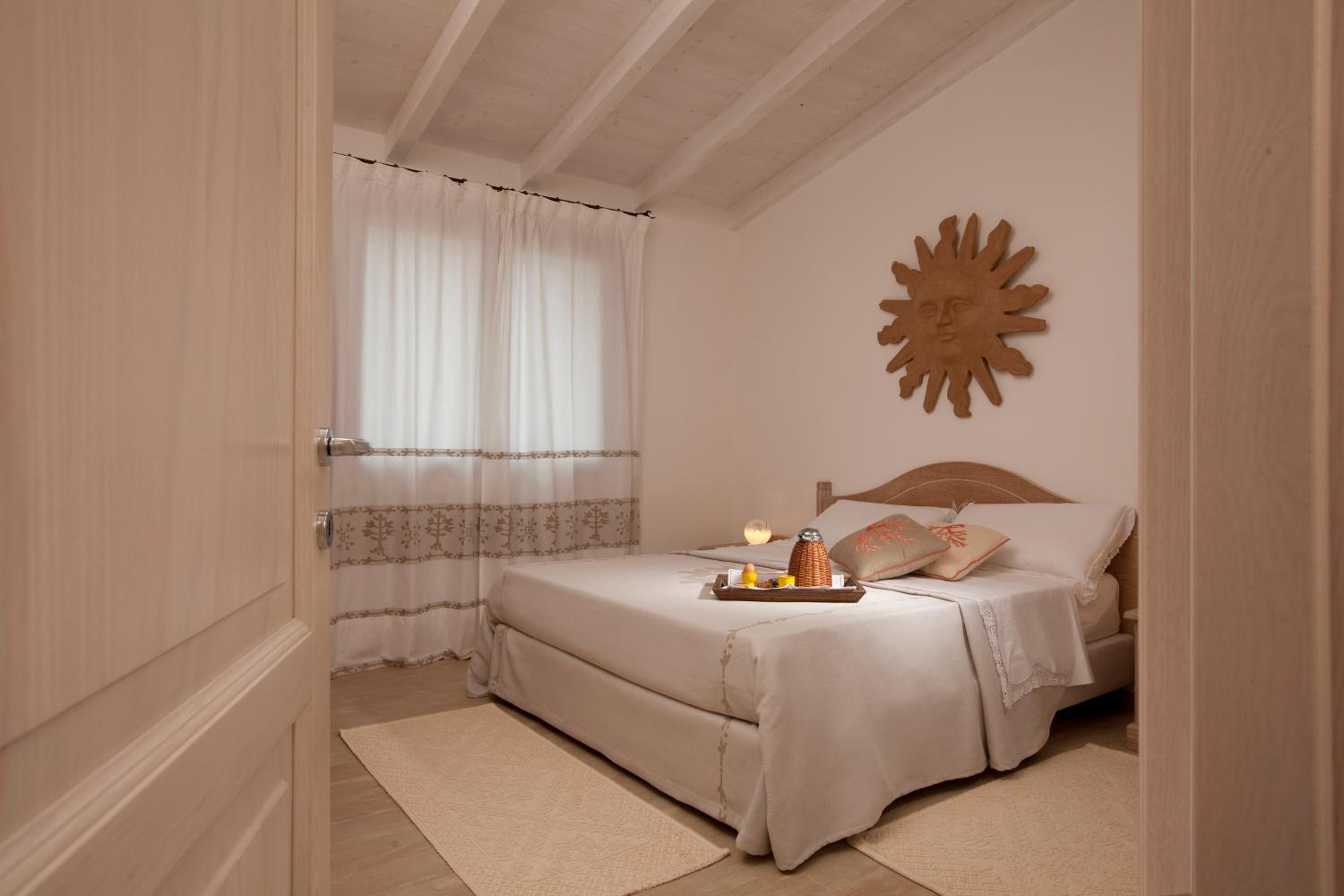 One-Bedroom Apartment (2 Adults)