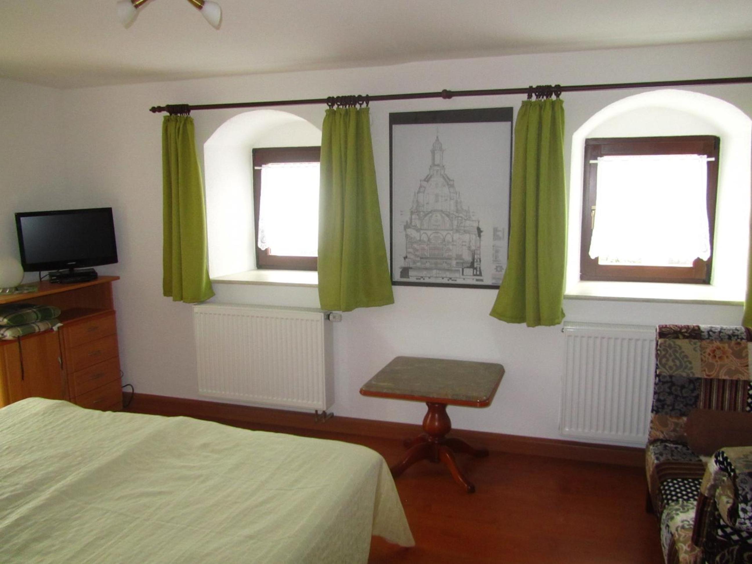 One-Bedroom Apartment photo 3