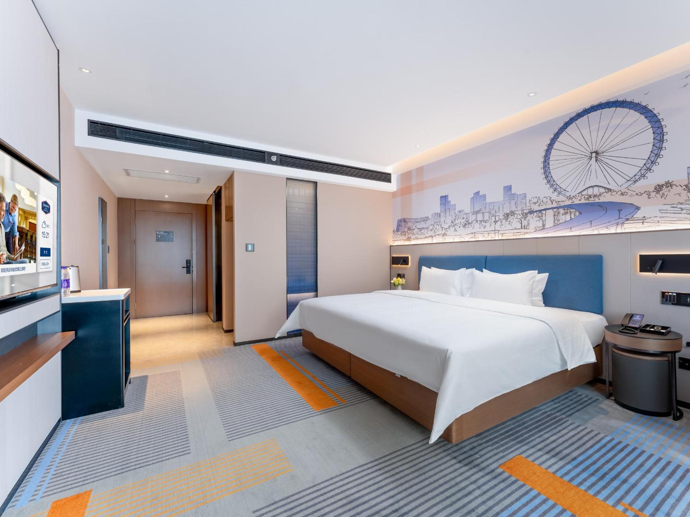 Deluxe Queen Room - Photo 1