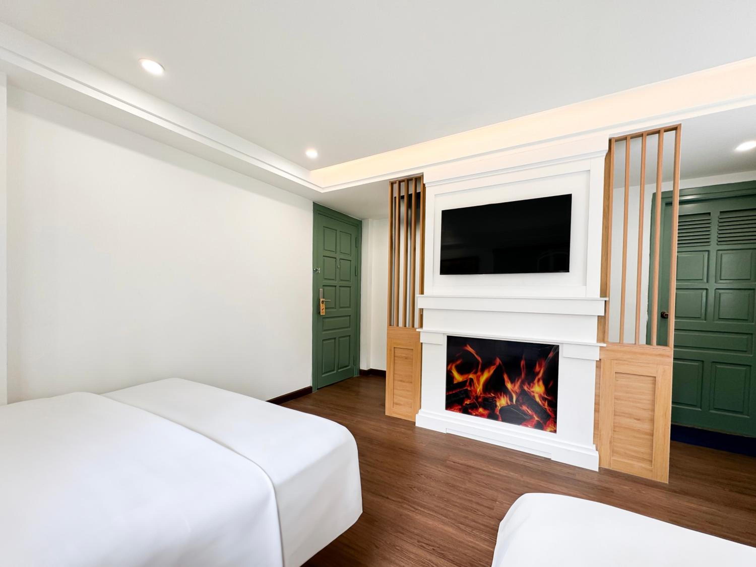 Deluxe Family Room photo 3