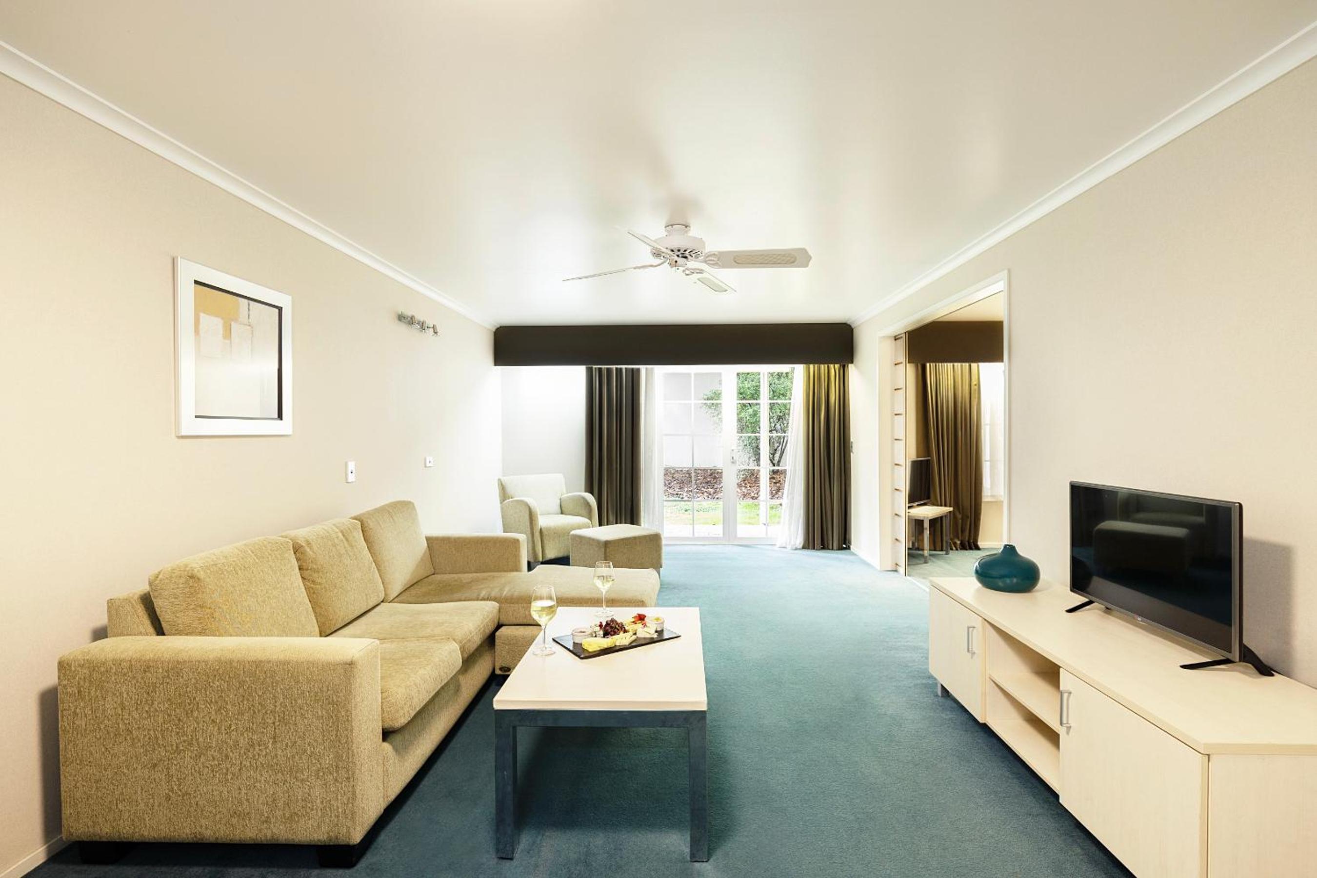 Junior King Suite - Photo 5