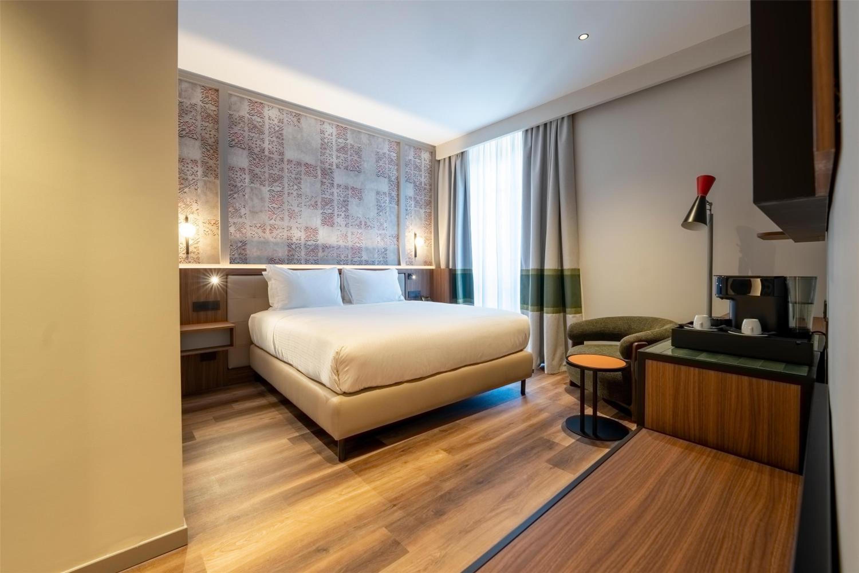King Room with Balcony and Terrace