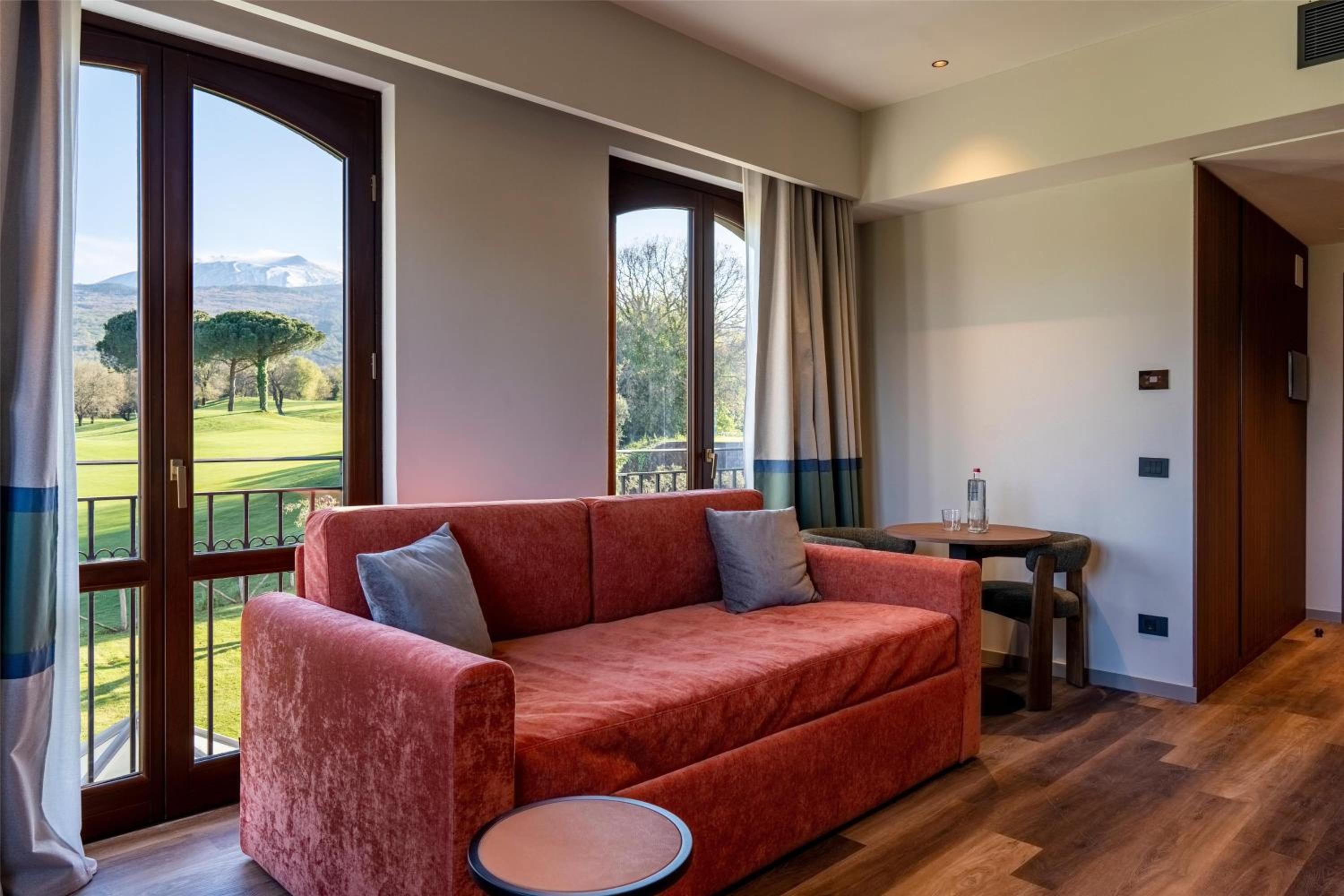 One-Bedroom King Suite
