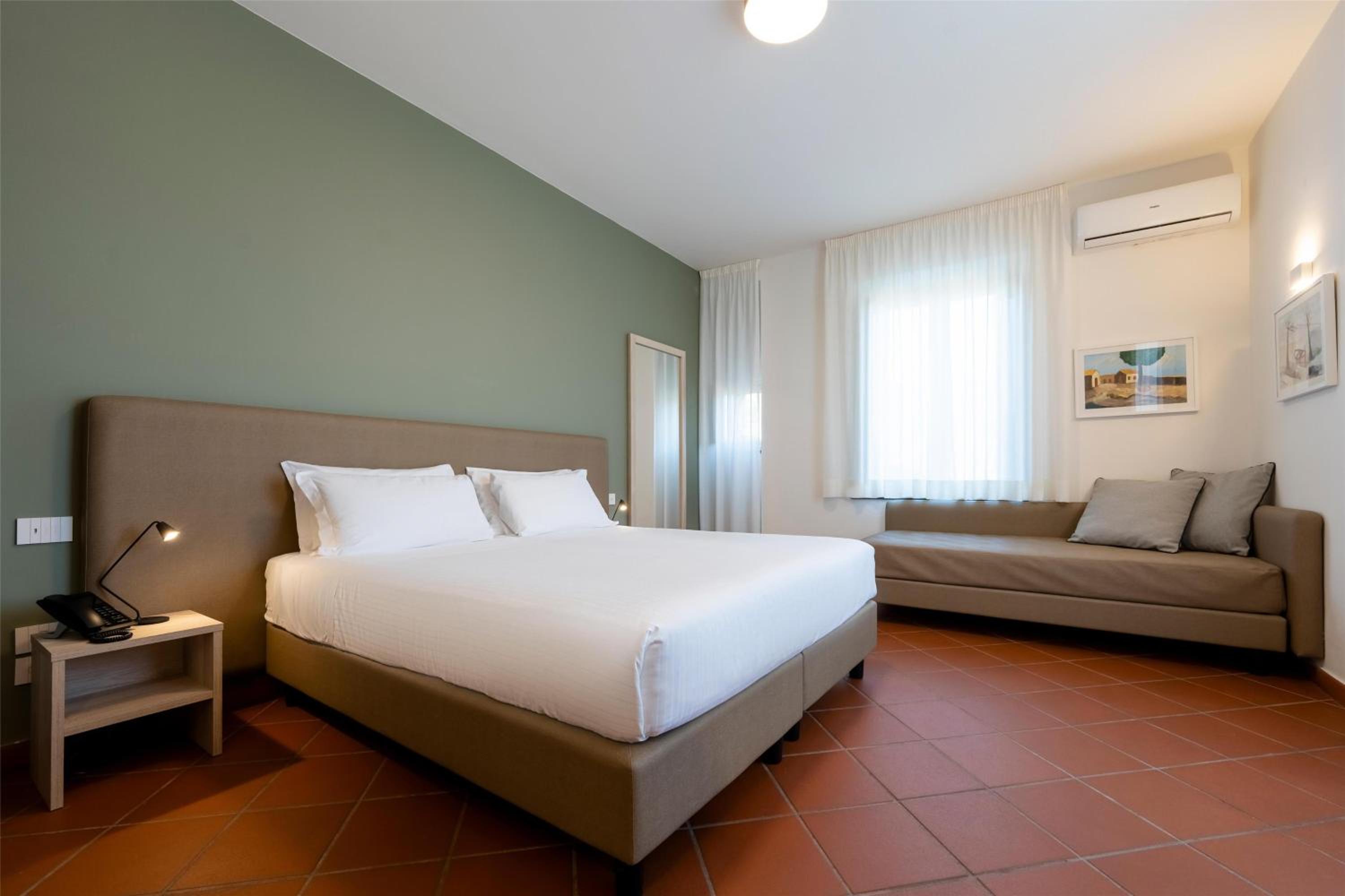Club House Twin Room with Sofa and Balcony