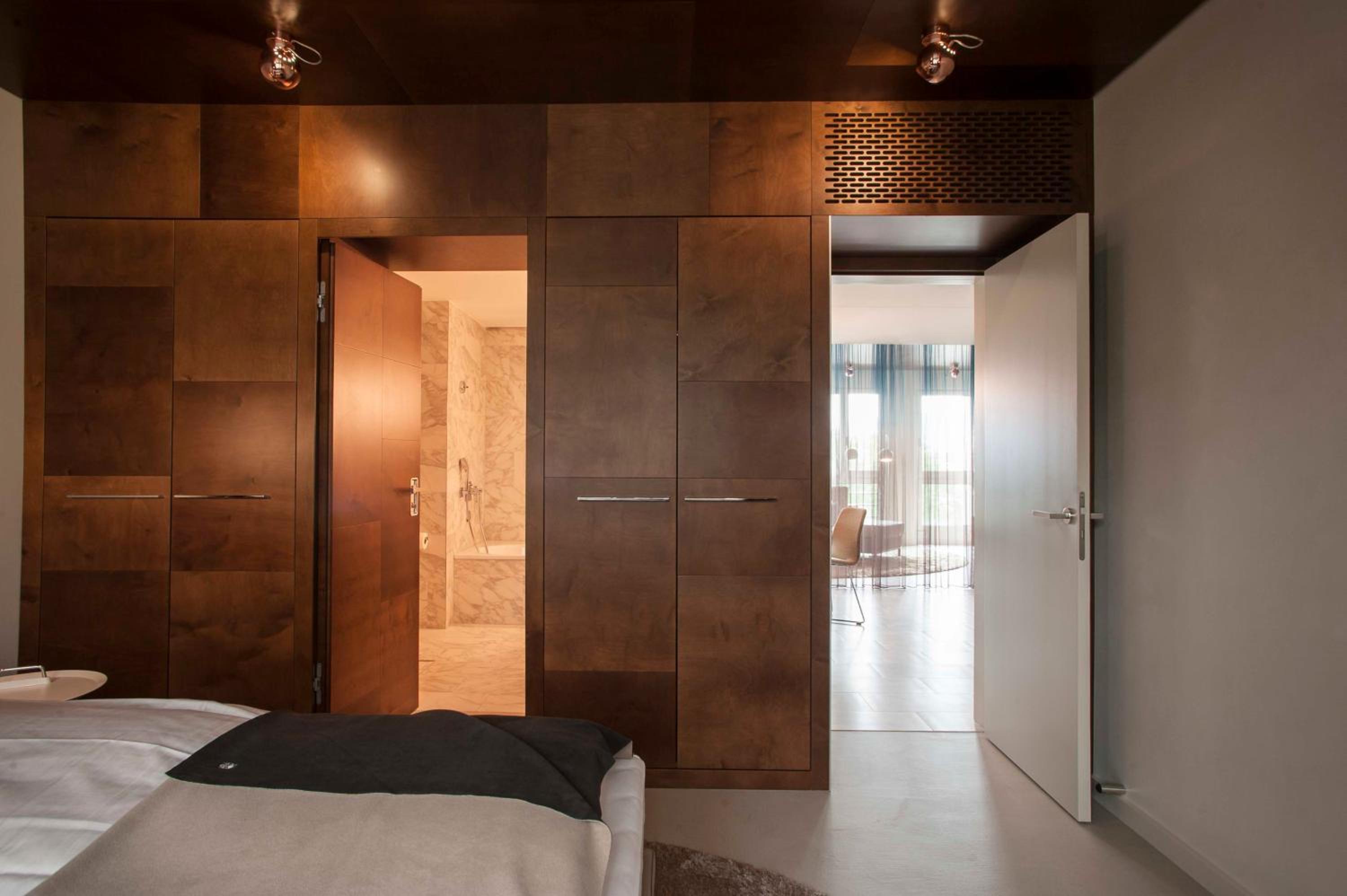 Executive One-Bedroom Suite - Photo 10