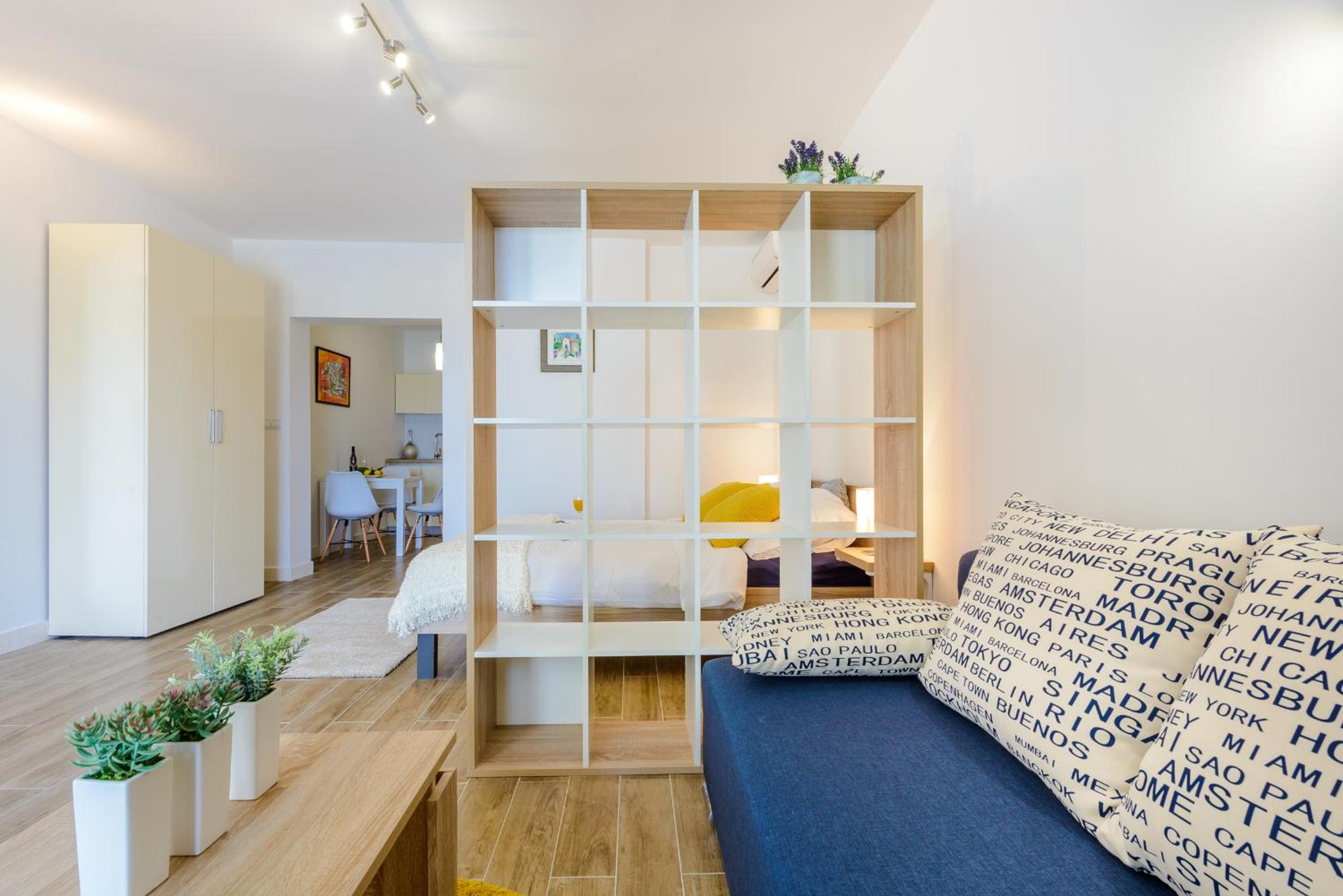 Studio Apartment photo 1