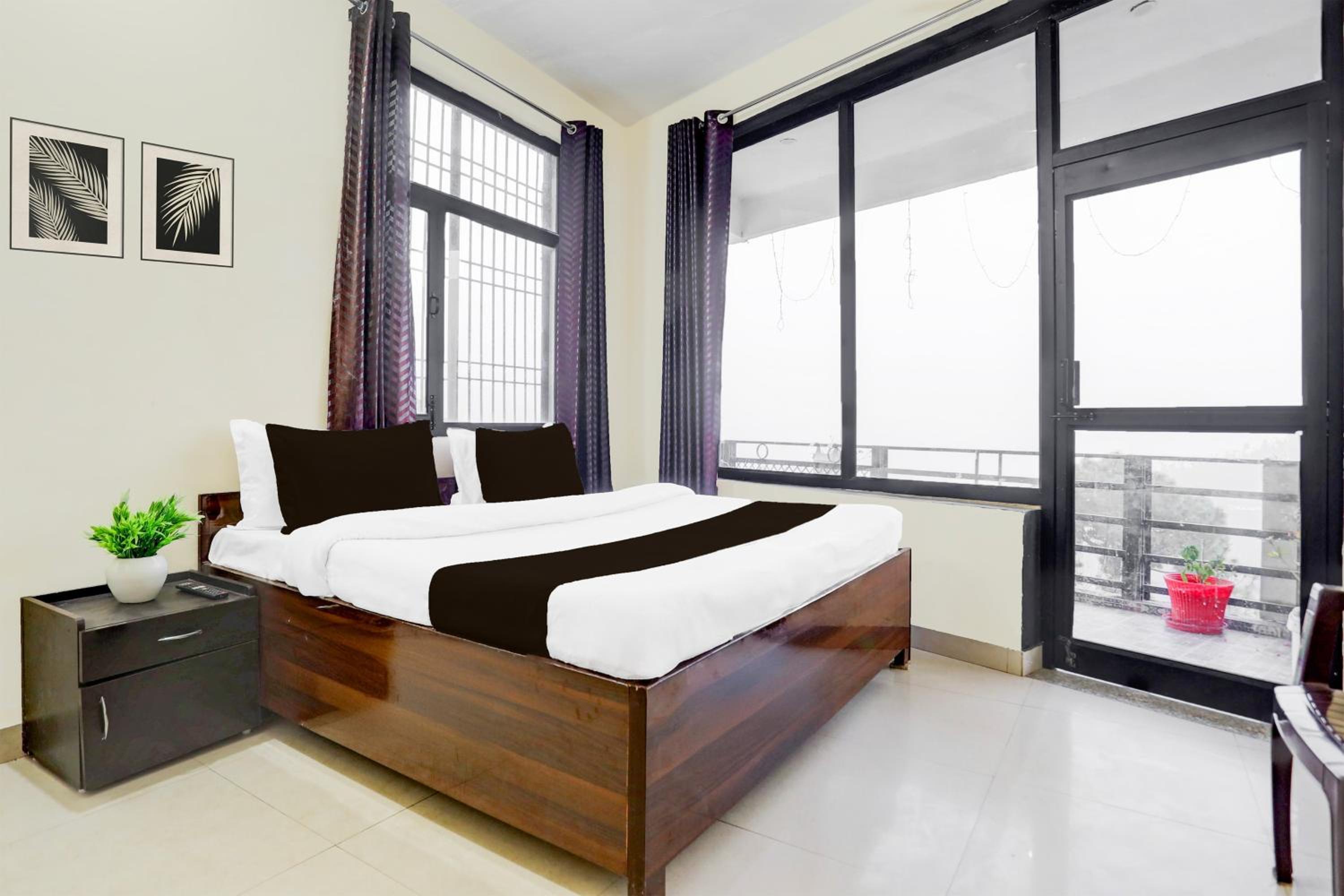 Deluxe Double Room photo 2