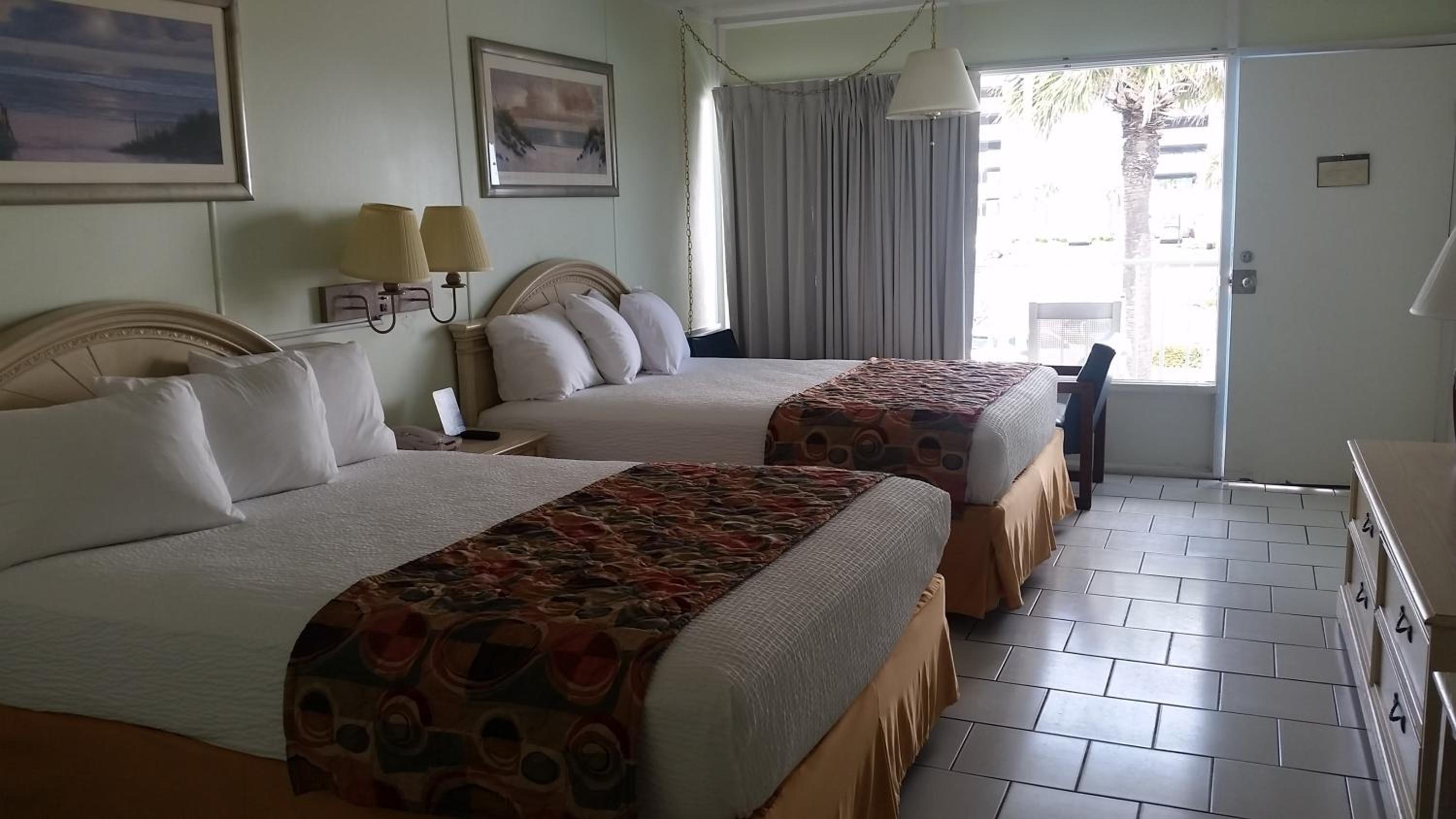 Deluxe Queen Room with Two Queen Beds and Pool View photo 3
