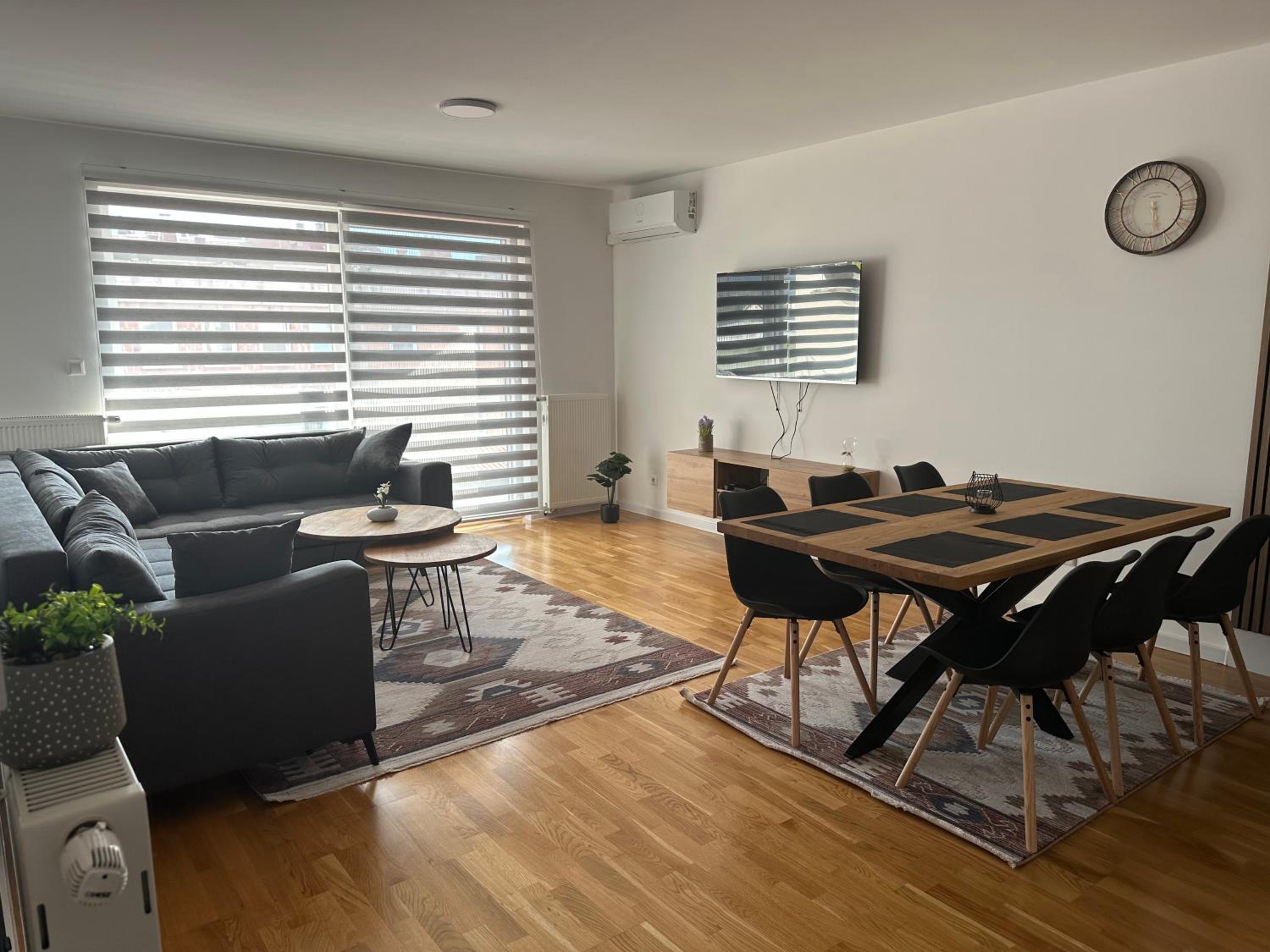 Three-Bedroom Deluxe Apartment