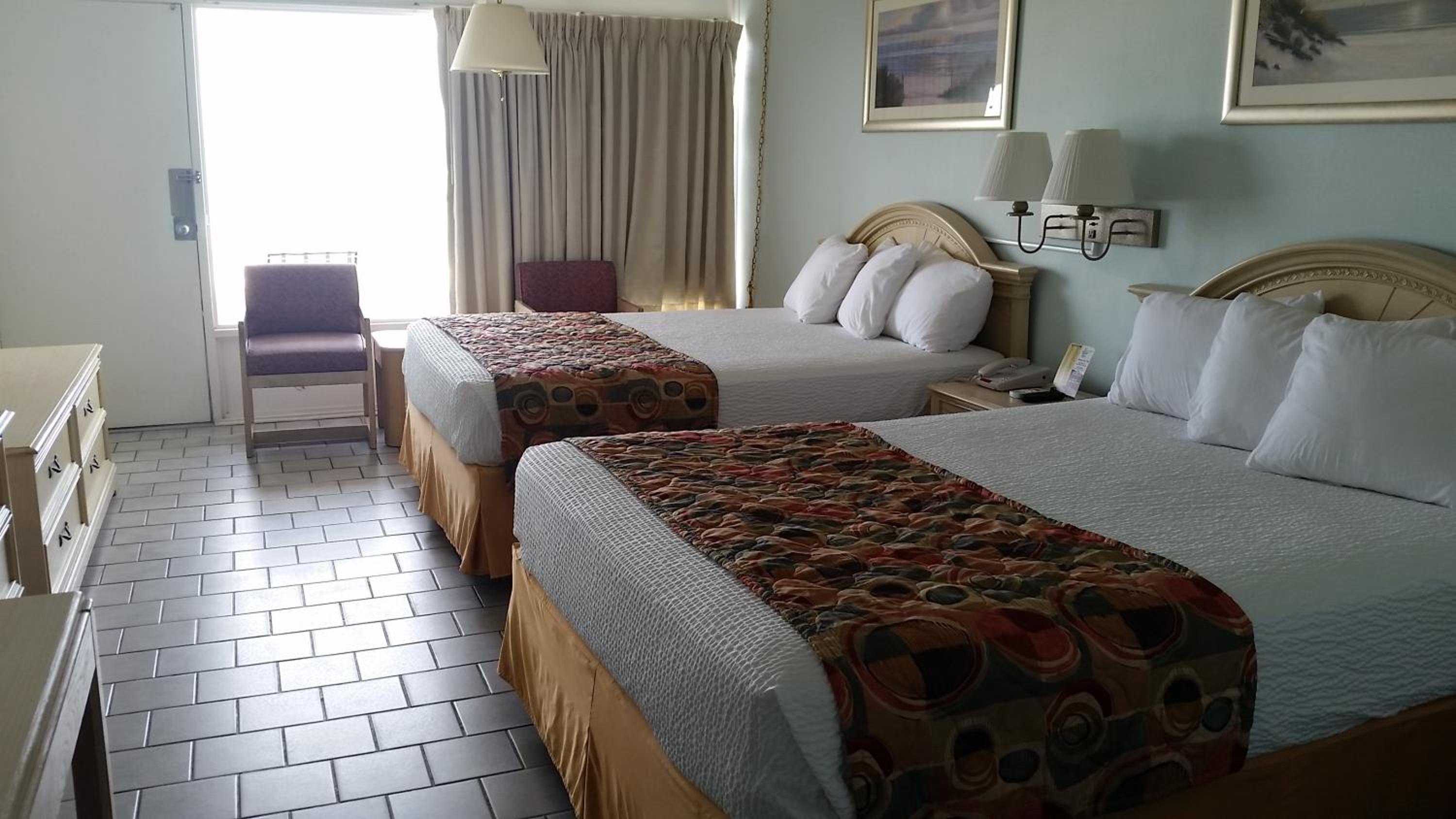 Queen Room with Oceanfront - Ground Floor photo 2