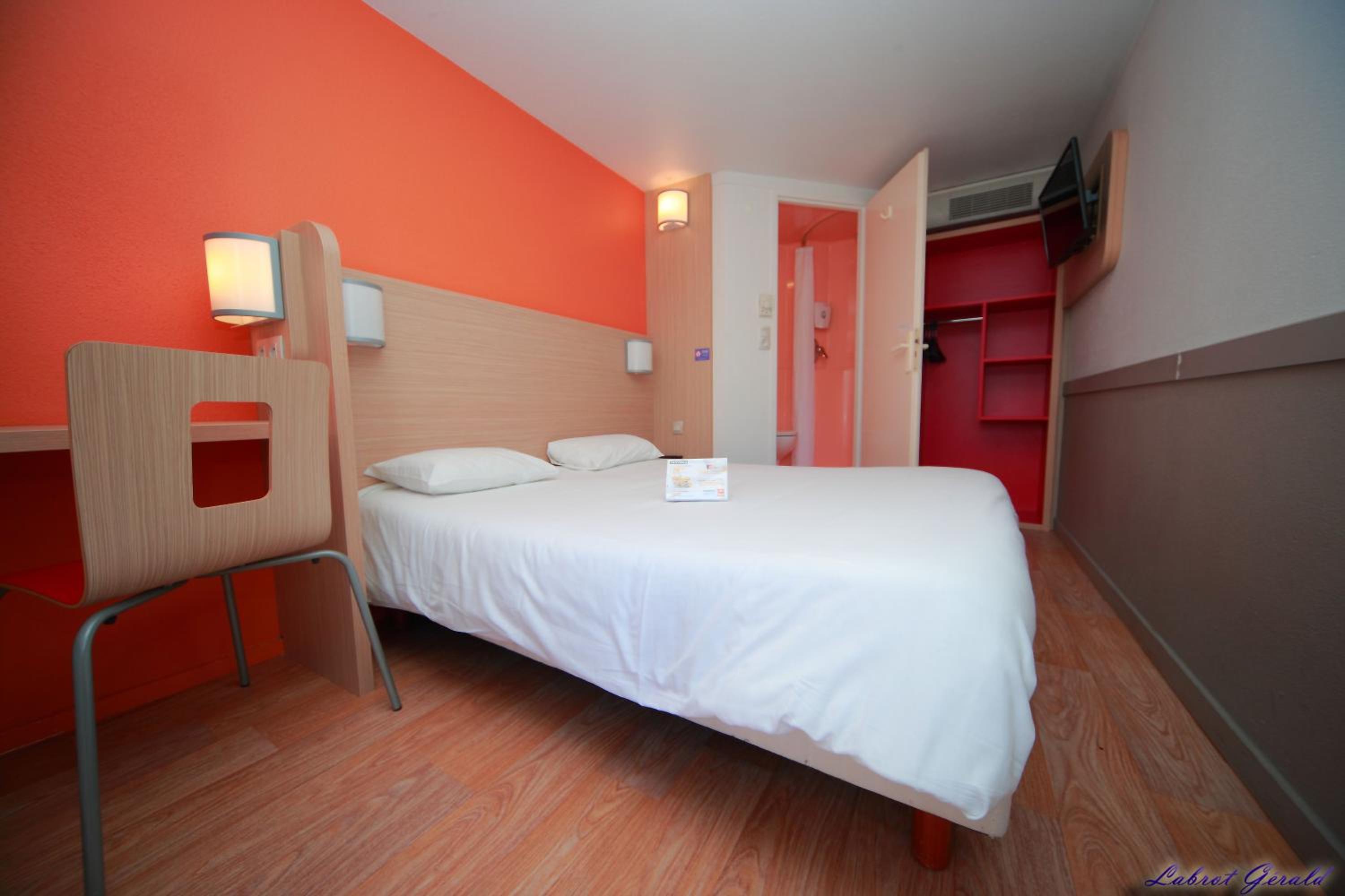 Double Room - Photo 5