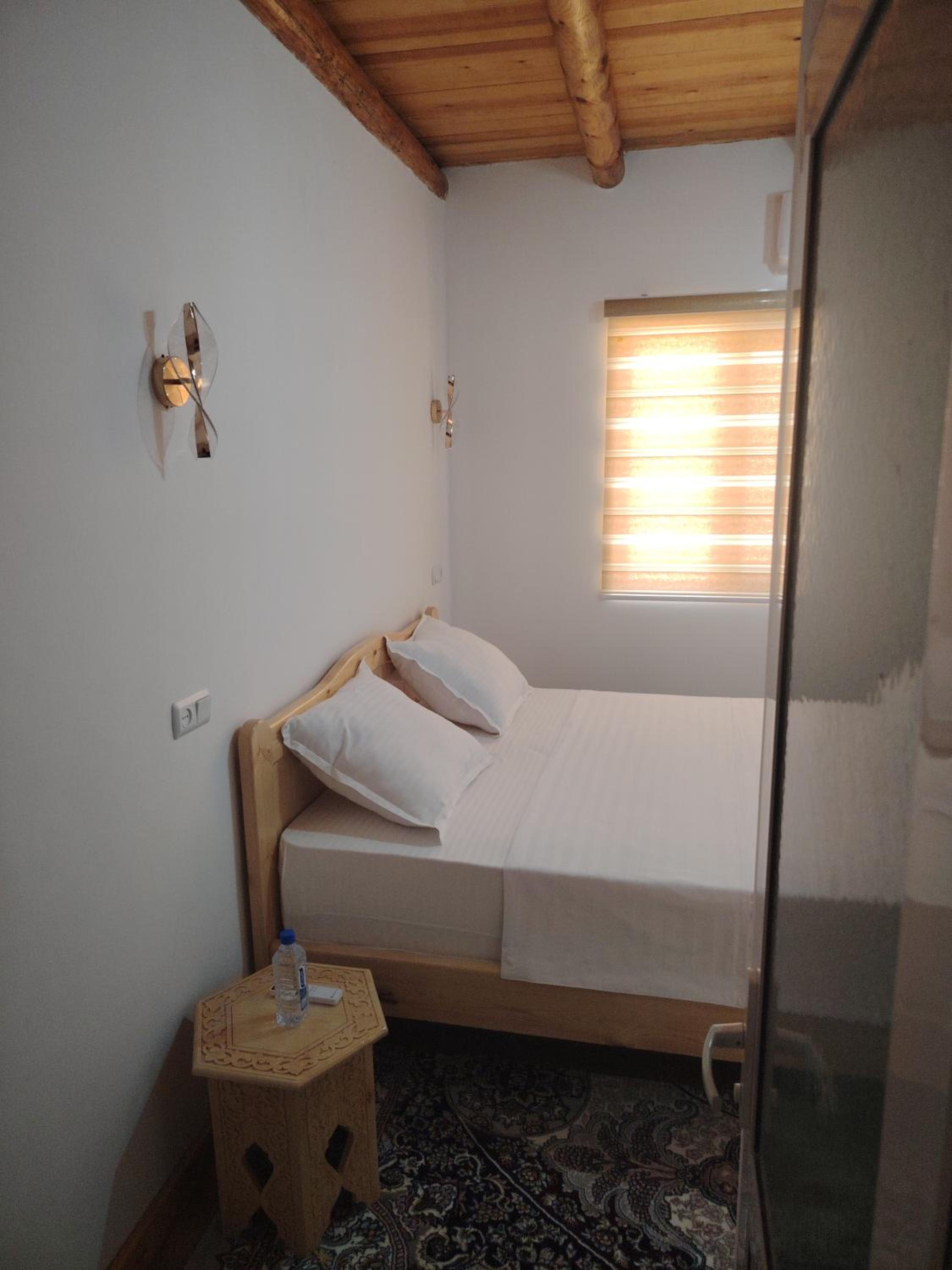 Double Room with Private Bathroom photo 2