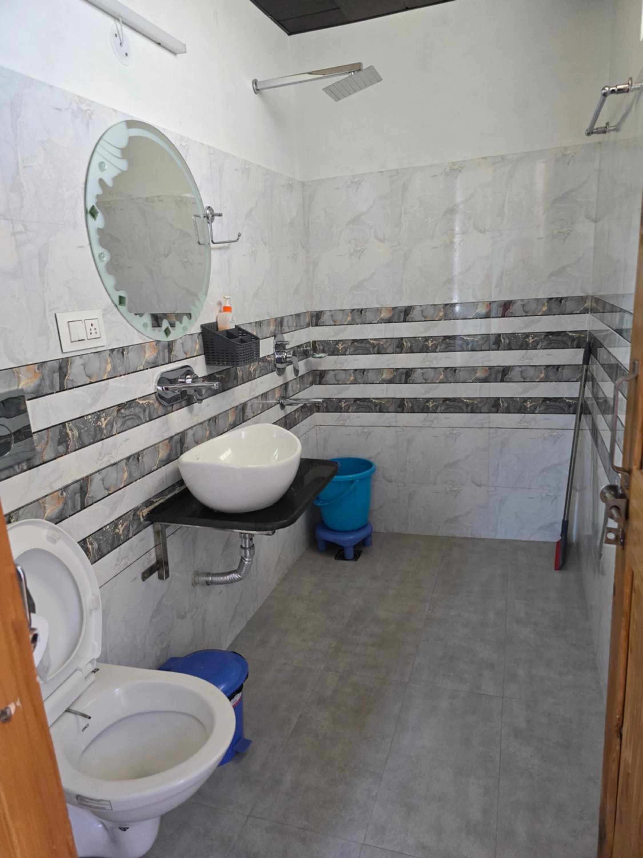 Deluxe Single Room with Balcony photo 2