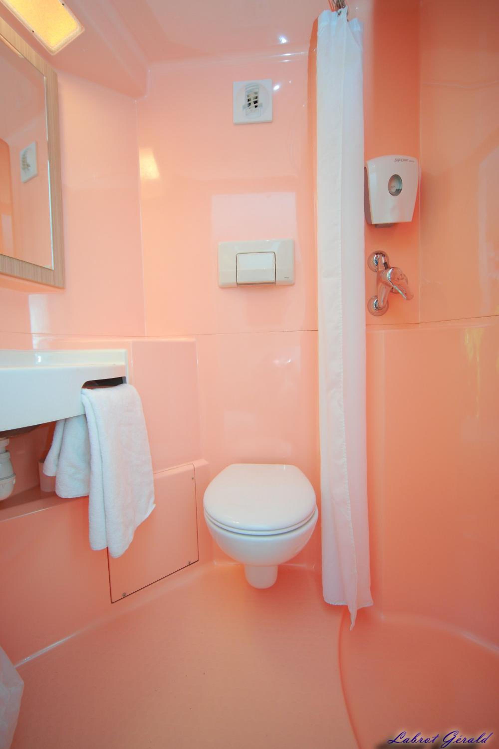 Double Room - Photo 6