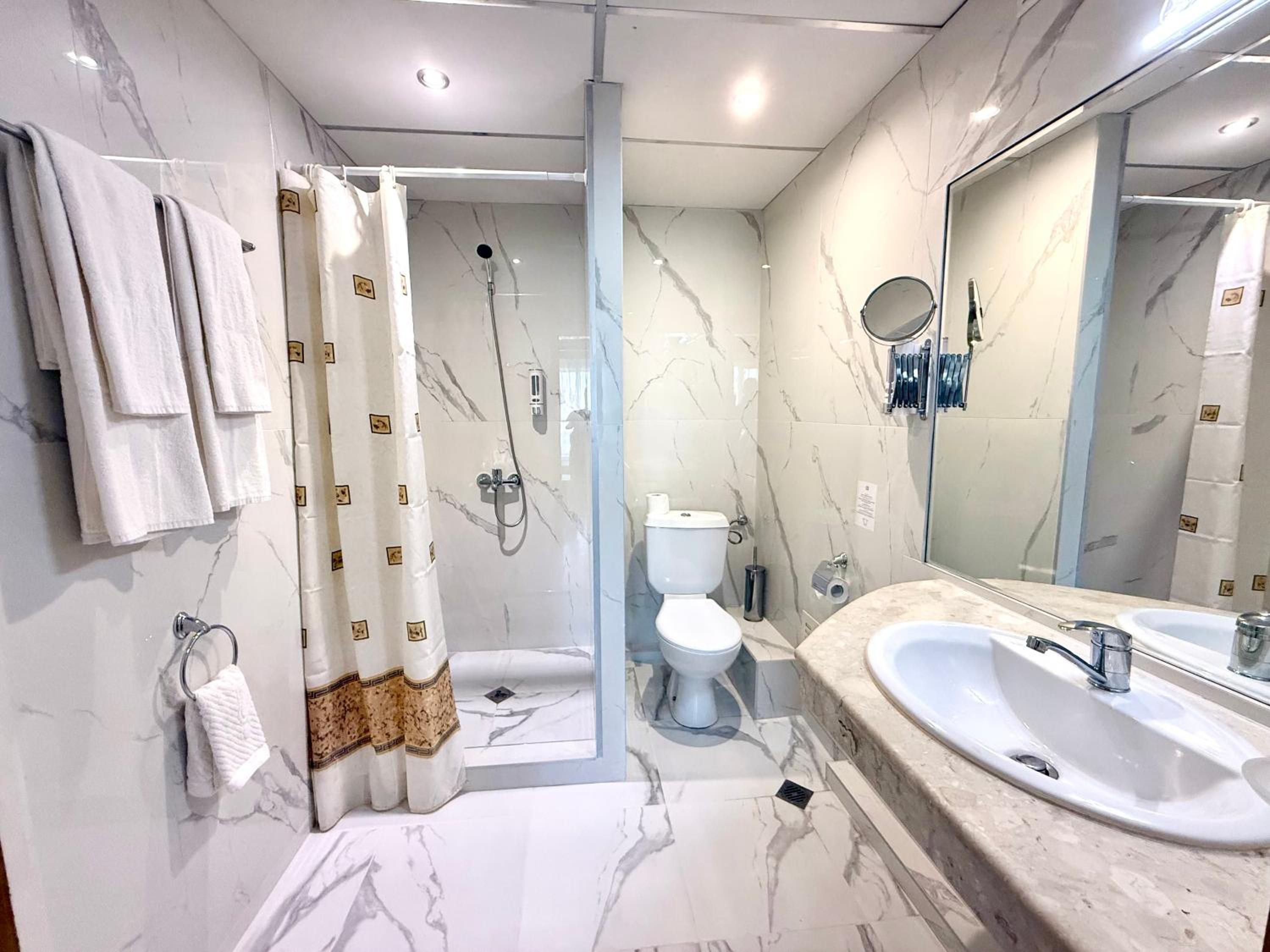 Deluxe Double Room photo 3