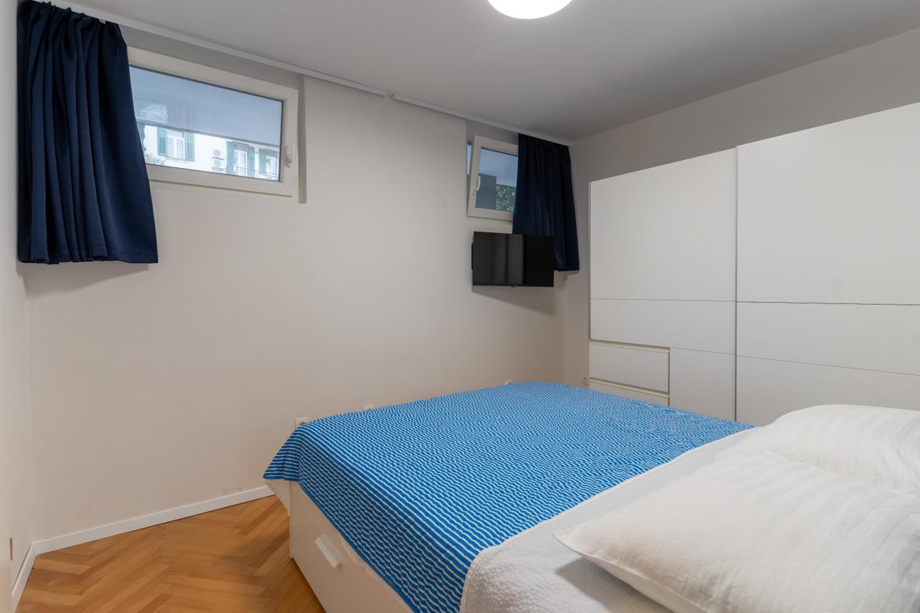 One-Bedroom Apartment with Balcony
