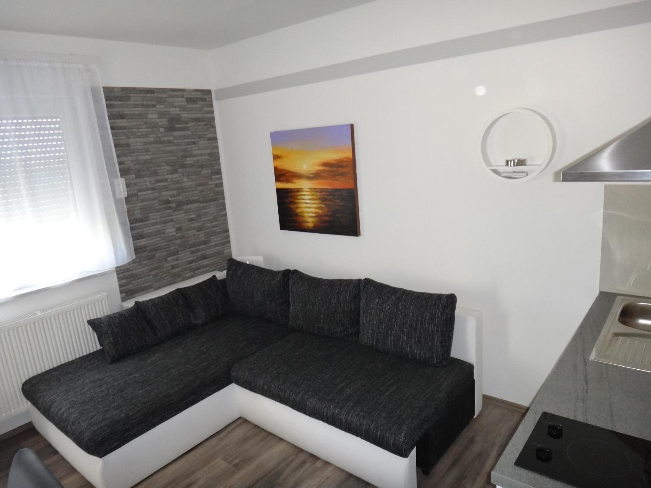 One-Bedroom Apartment photo 1