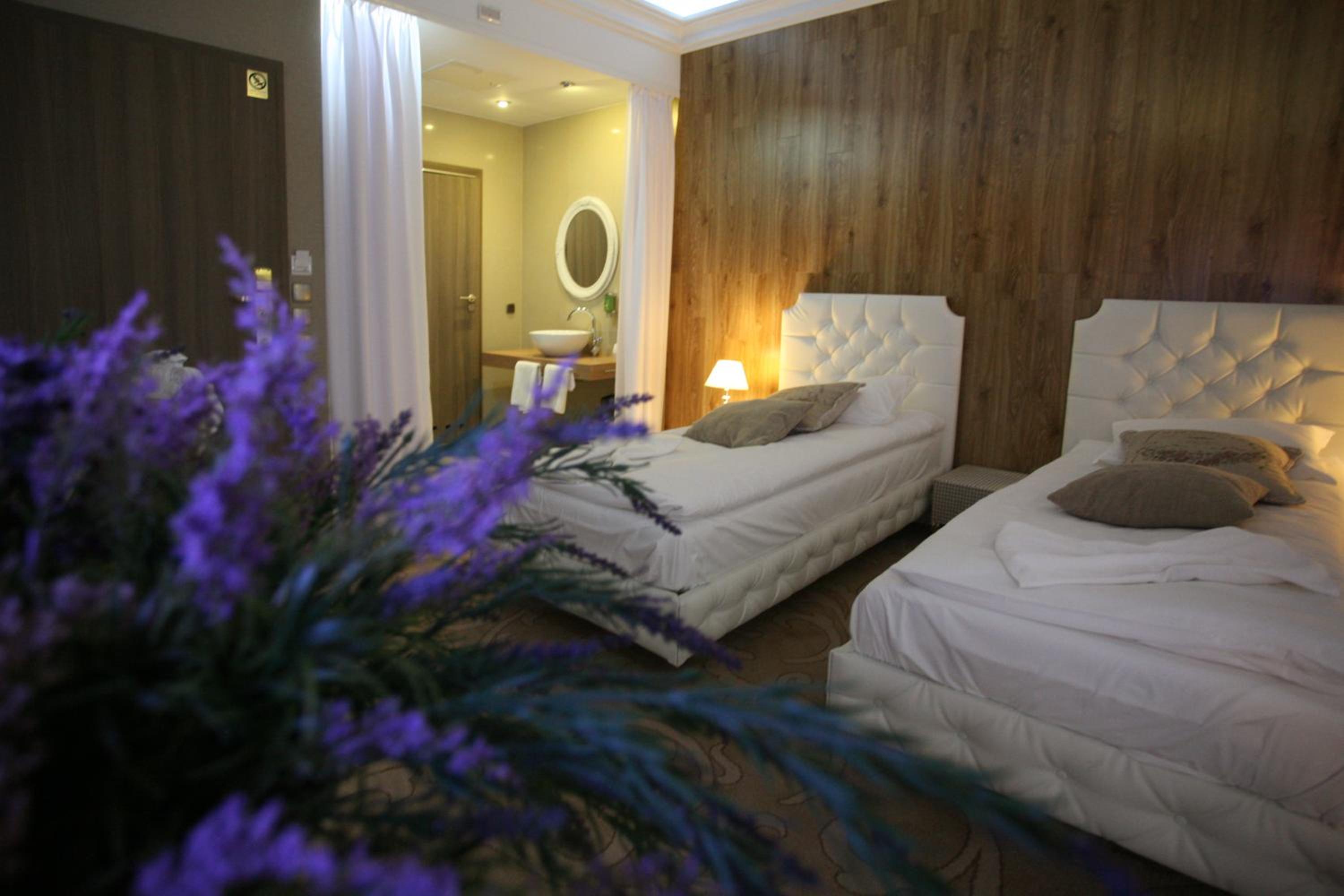 Twin Room - Photo 14