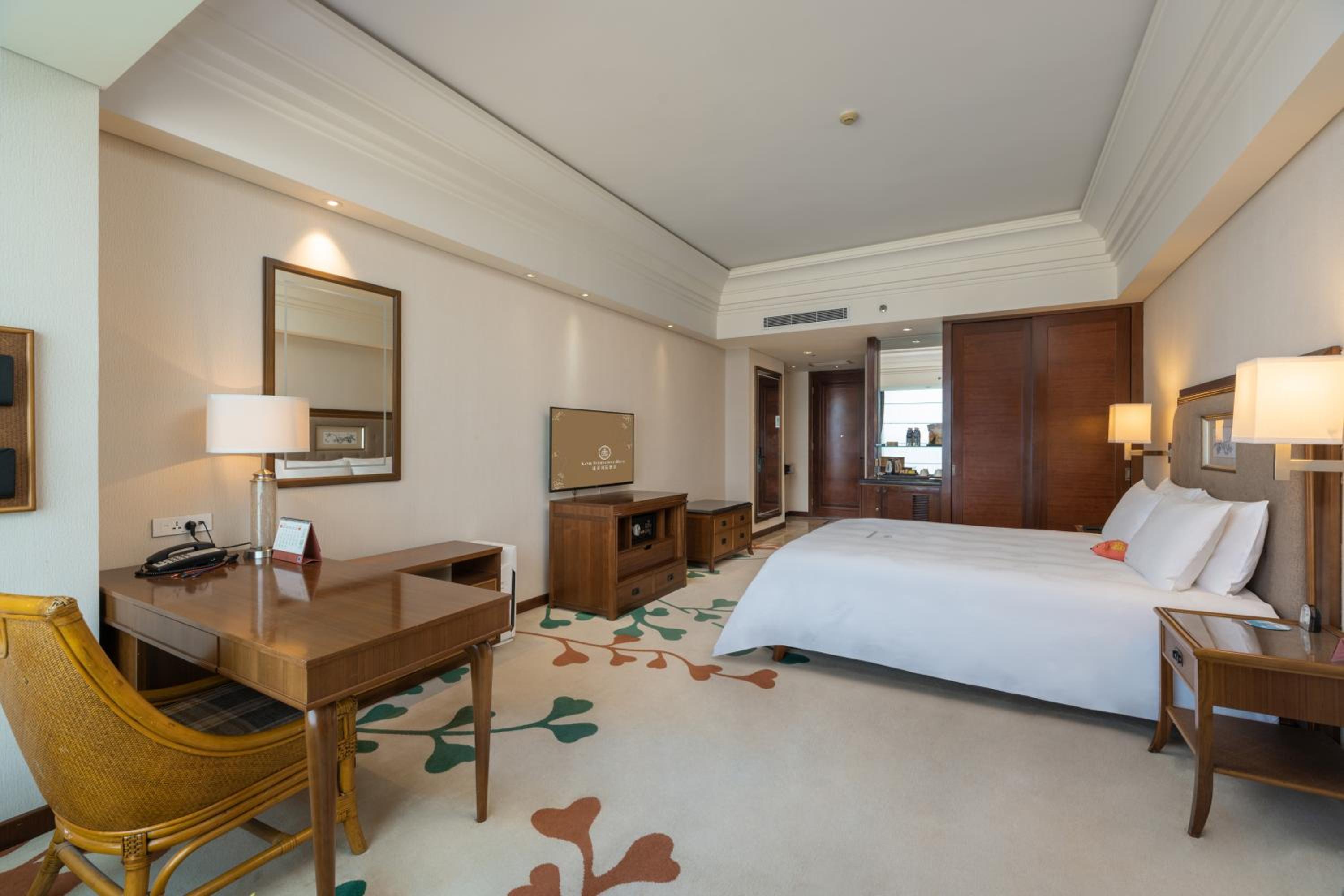 Superior King Room with River View - Photo 1