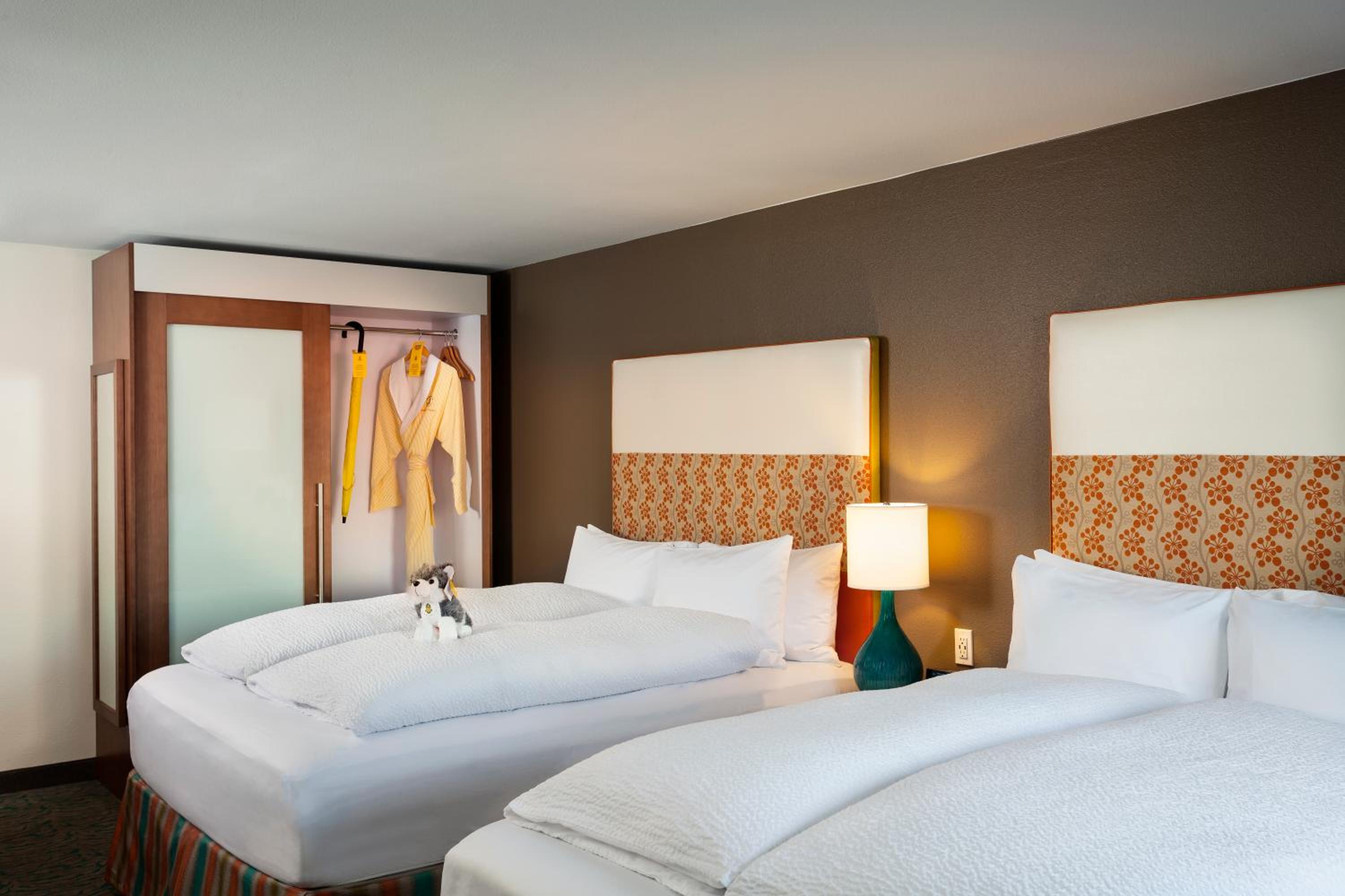 Traditional Queen Room with Two Queen Beds - Photo 3