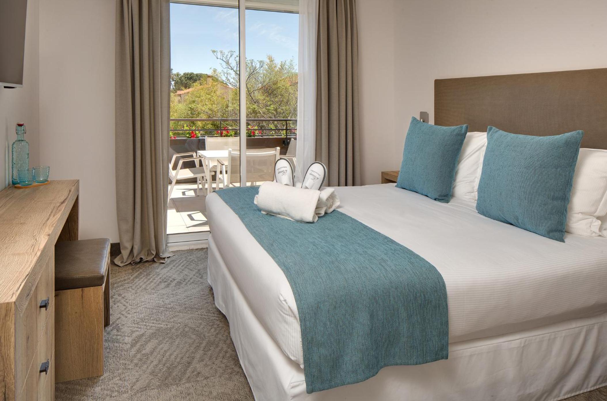 Suite with Terrace - Spa Access - Photo 9