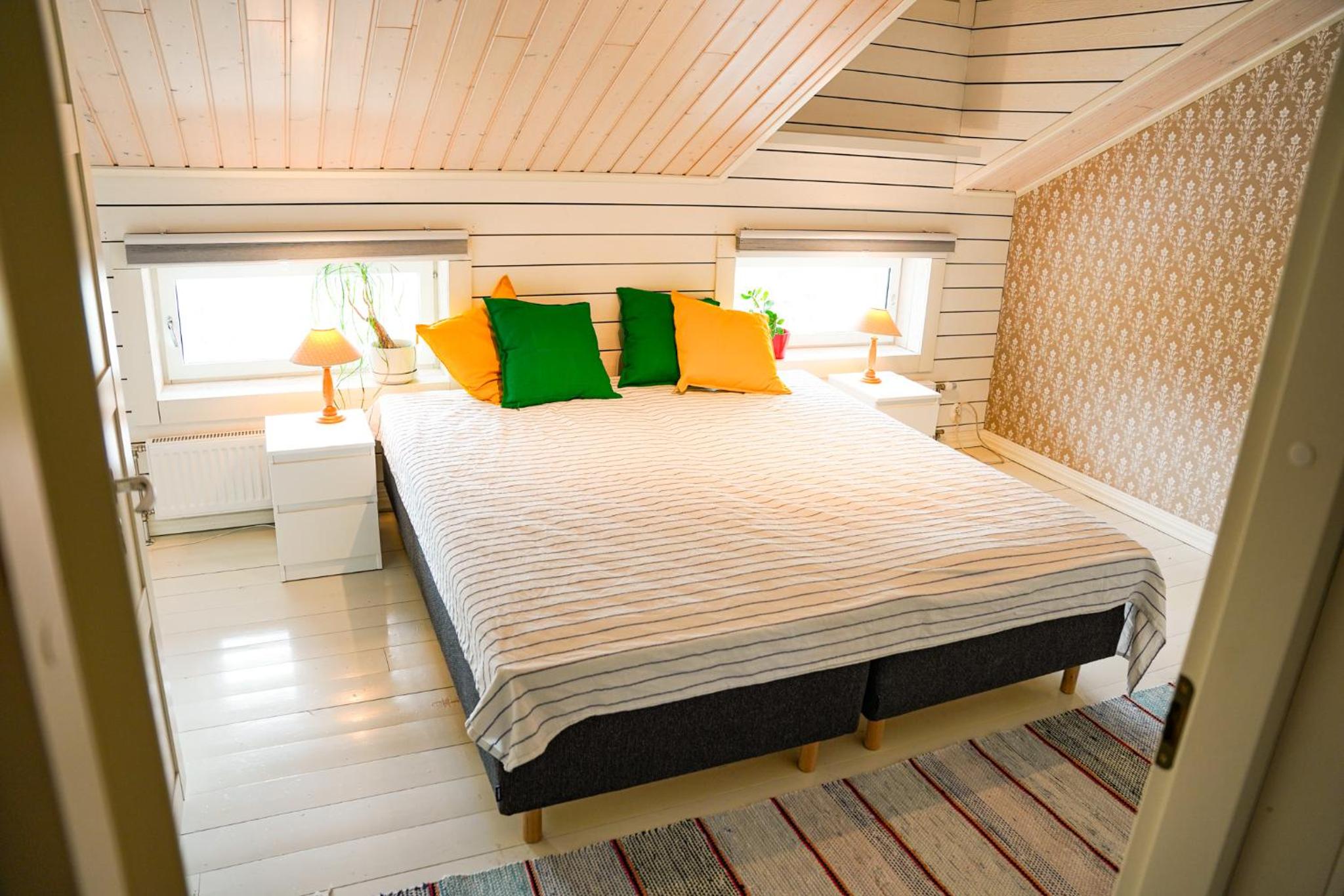 Deluxe One-Bedroom Apartment