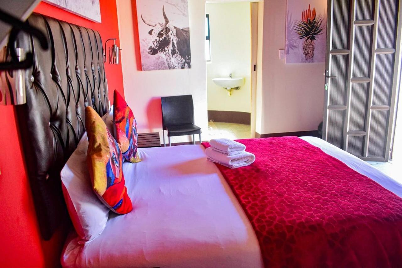Double Room With Private Bathroom - Photo 2