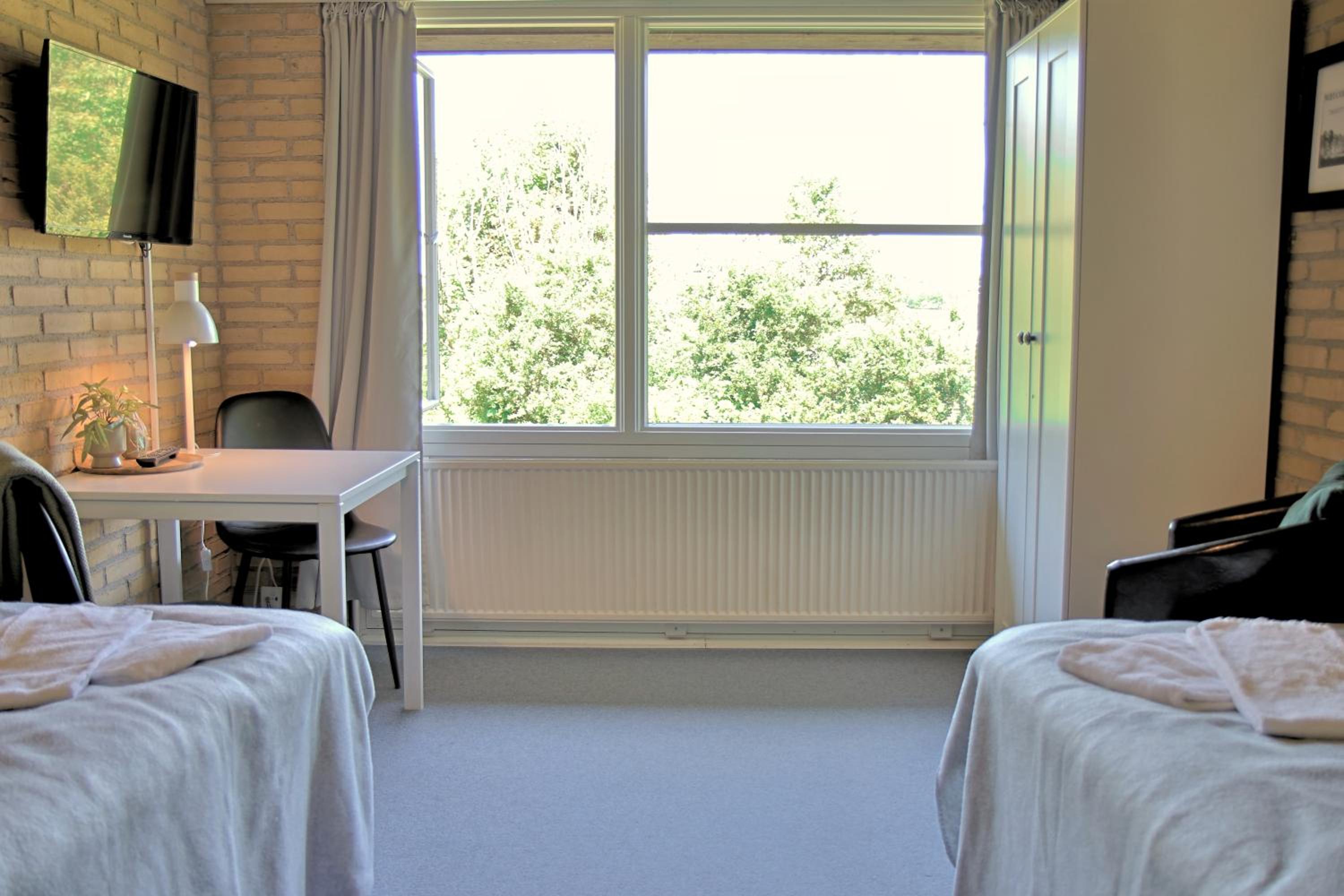 Comfort Twin Room photo 3