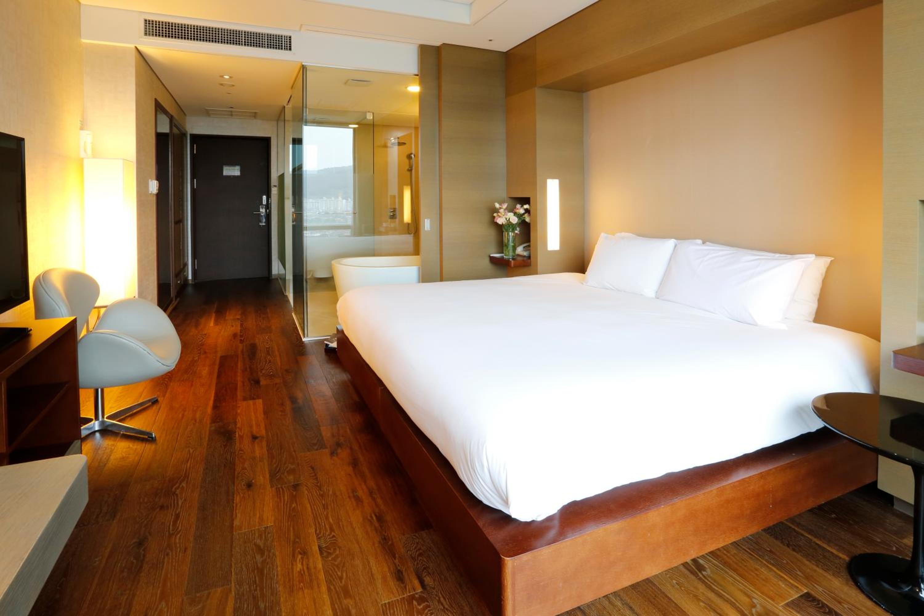 Executive King Room - Photo 1